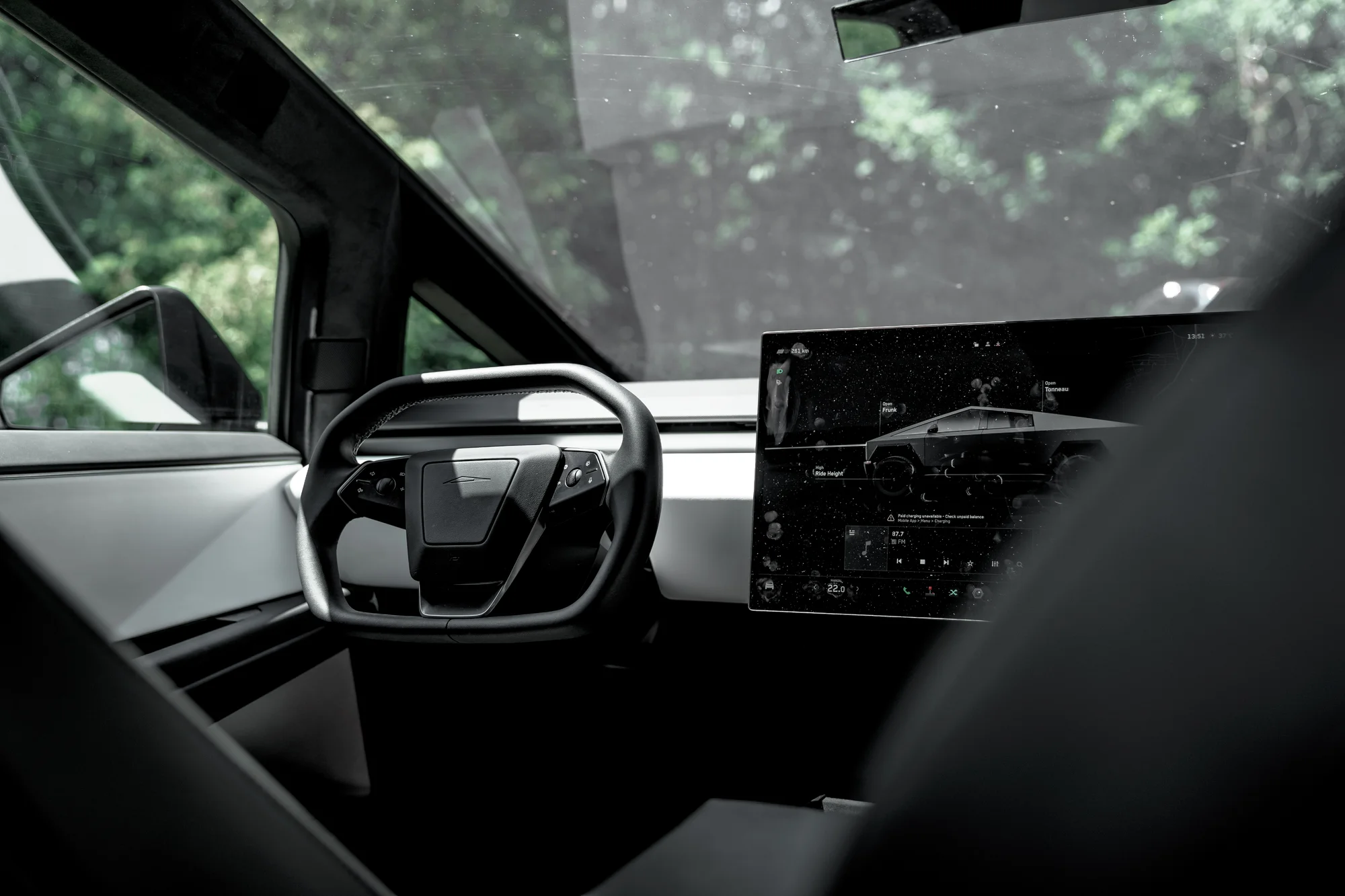 Unikátní Tesla Cybertruck: spolujízda nebo řízení vč. focení