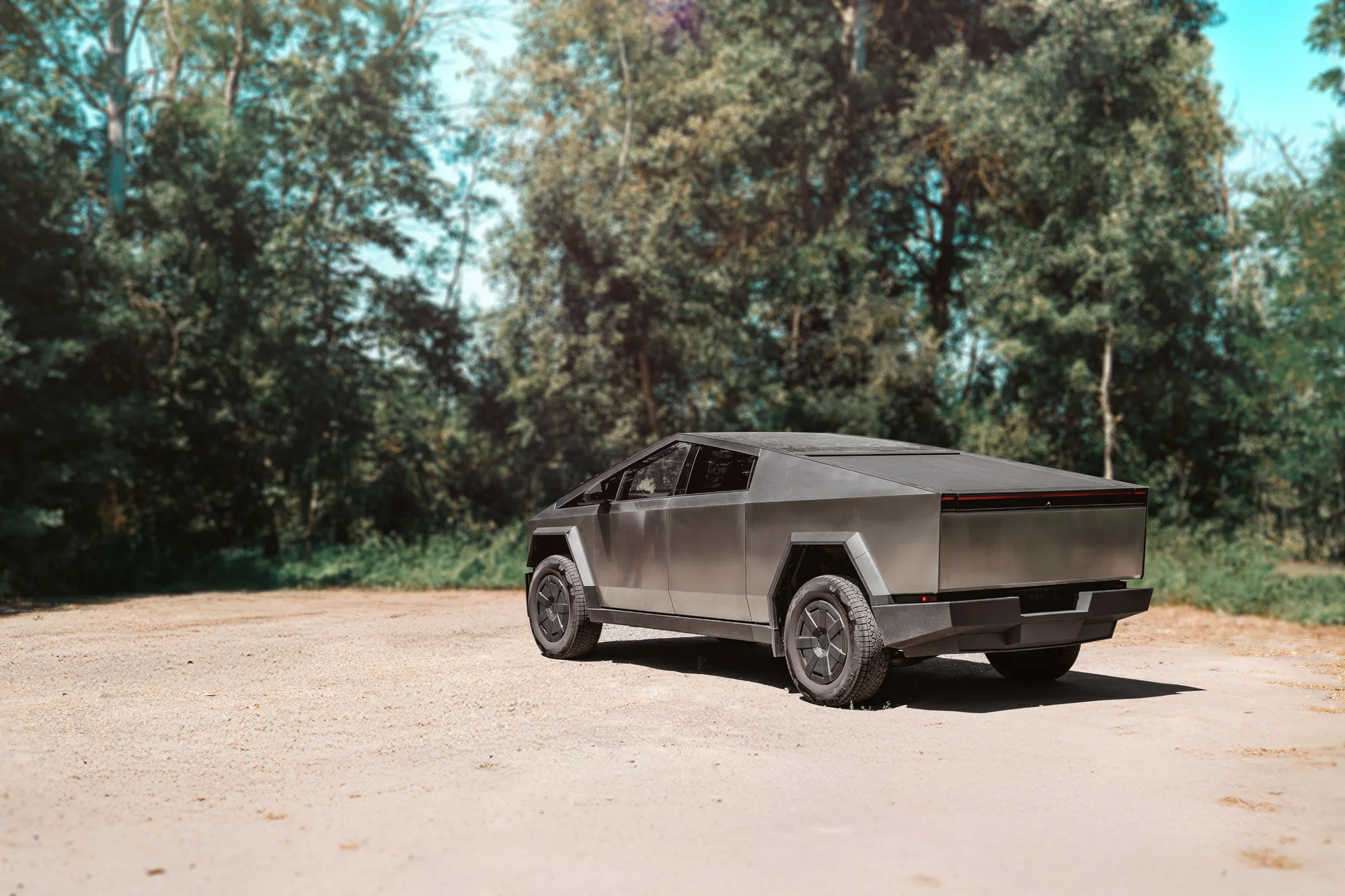Unikátní Tesla Cybertruck: spolujízda nebo řízení vč. focení
