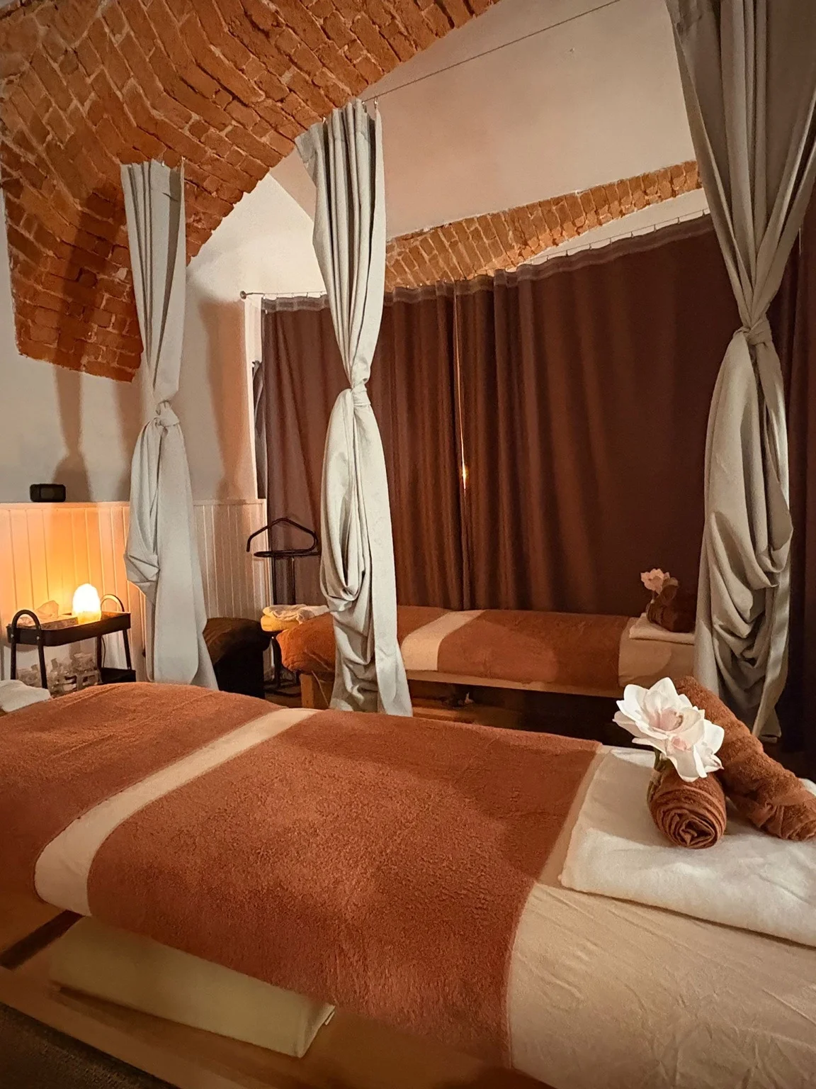 Relaxace z rukou Filipínek: aroma či Bali masáž celého těla nebo masáž zad a šíje