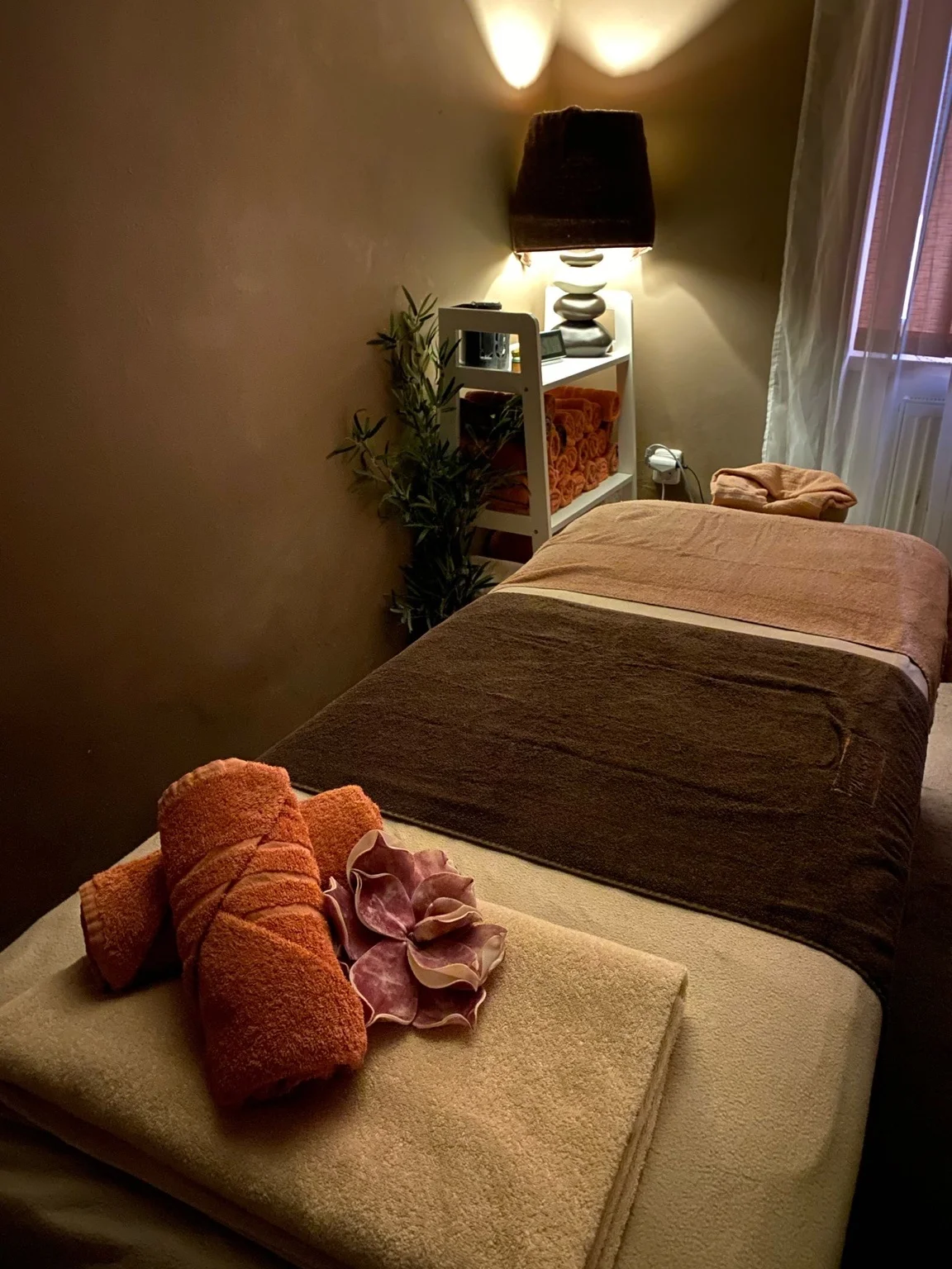 Relaxace z rukou Filipínek: aroma či Bali masáž celého těla nebo masáž zad a šíje