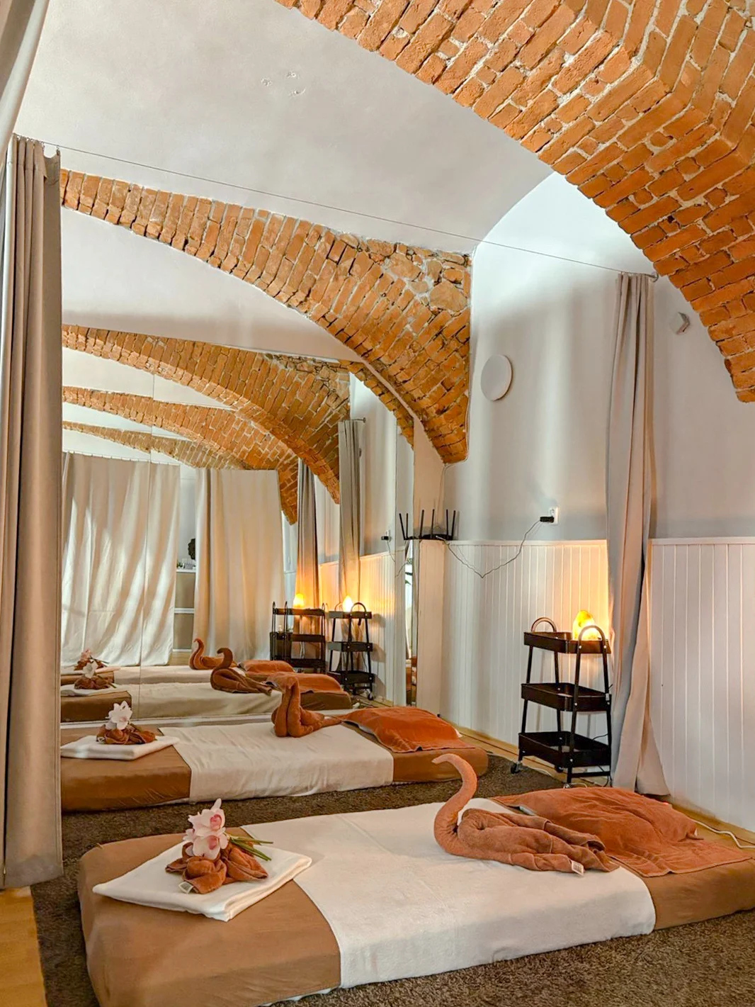 Relaxace z rukou Filipínek: aroma či Bali masáž celého těla nebo masáž zad a šíje