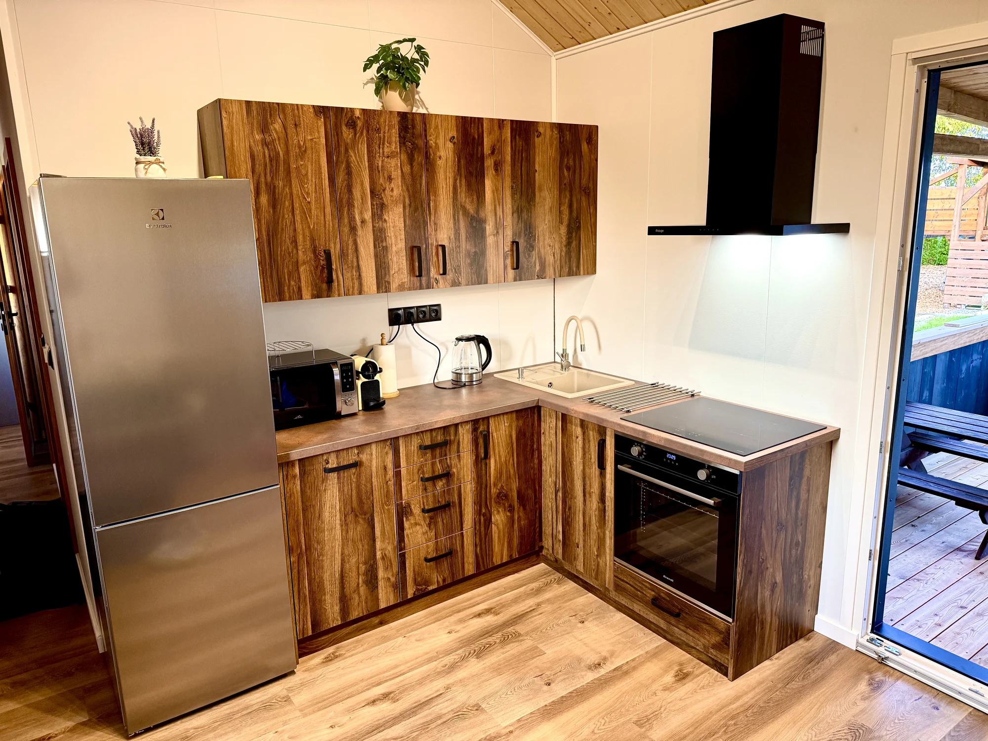 Luxusní glamping na východu Čech: sauna, venkovní vířivka i vyžití pro děti