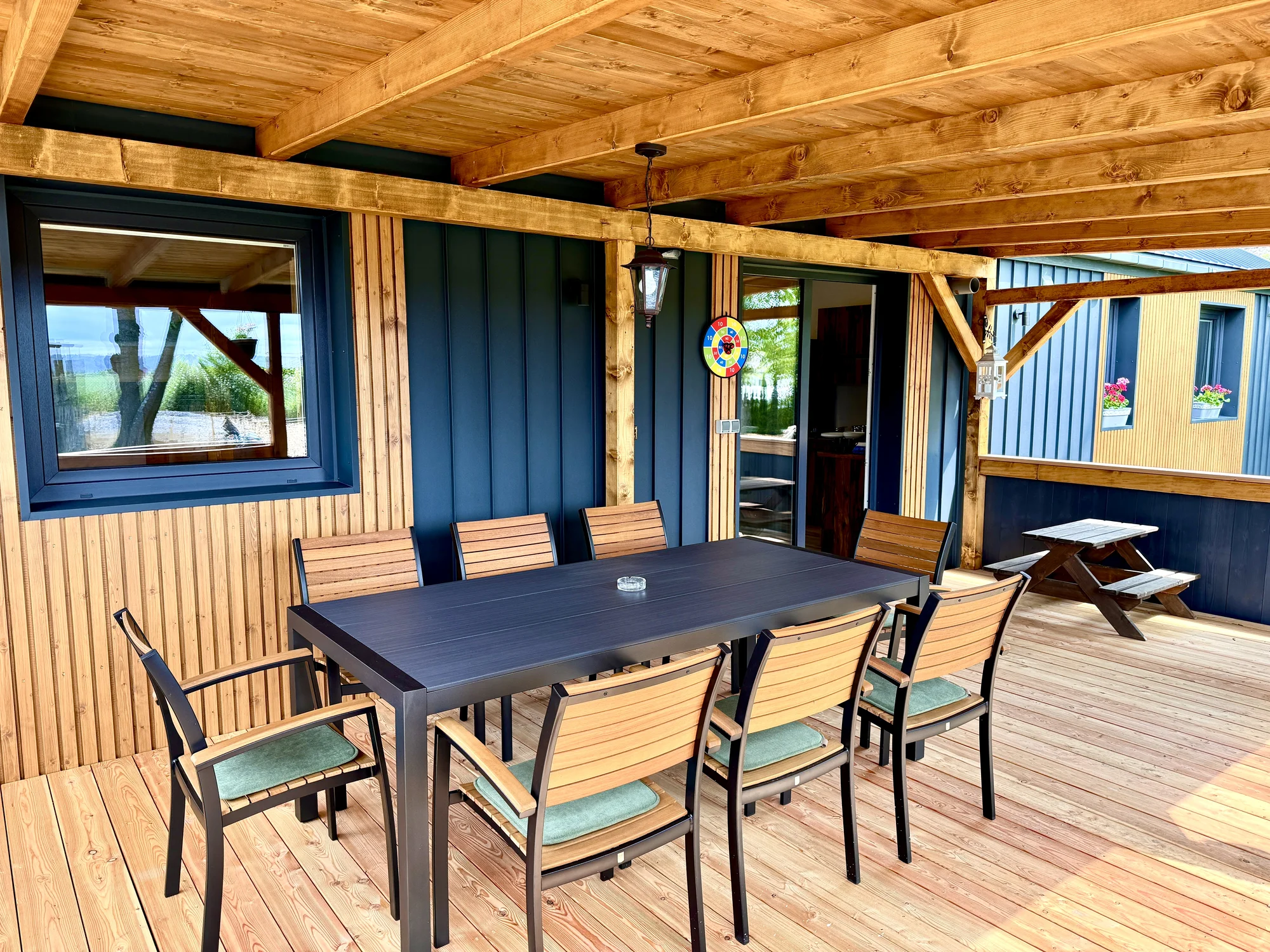 Luxusní glamping na východu Čech: sauna, venkovní vířivka i vyžití pro děti