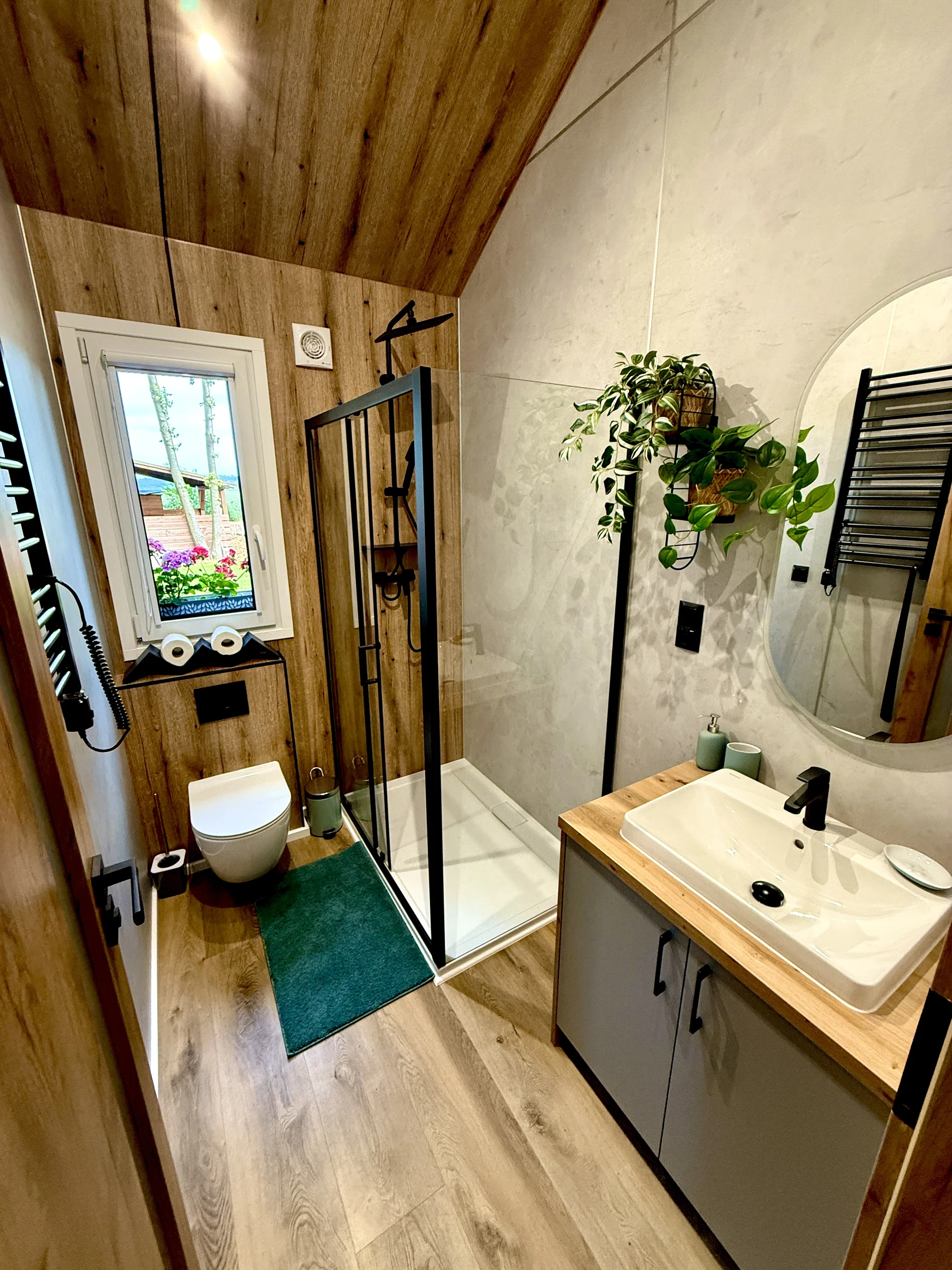 Luxusní glamping na východu Čech: sauna, venkovní vířivka i vyžití pro děti