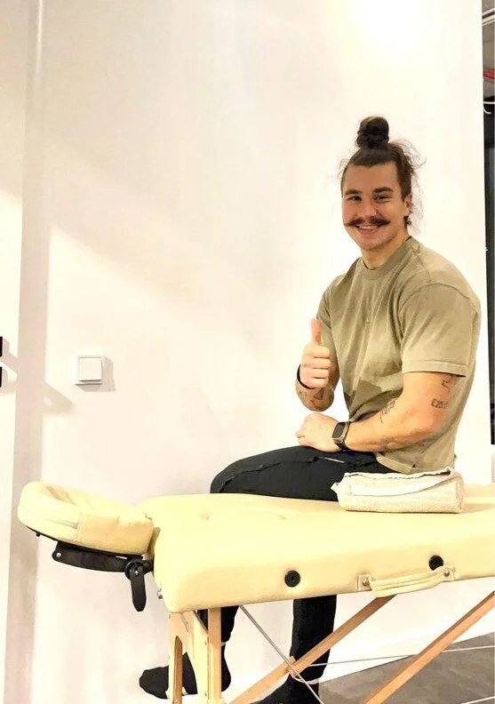 Baňkování nebo až hodinová relaxační či hloubková masáž zad