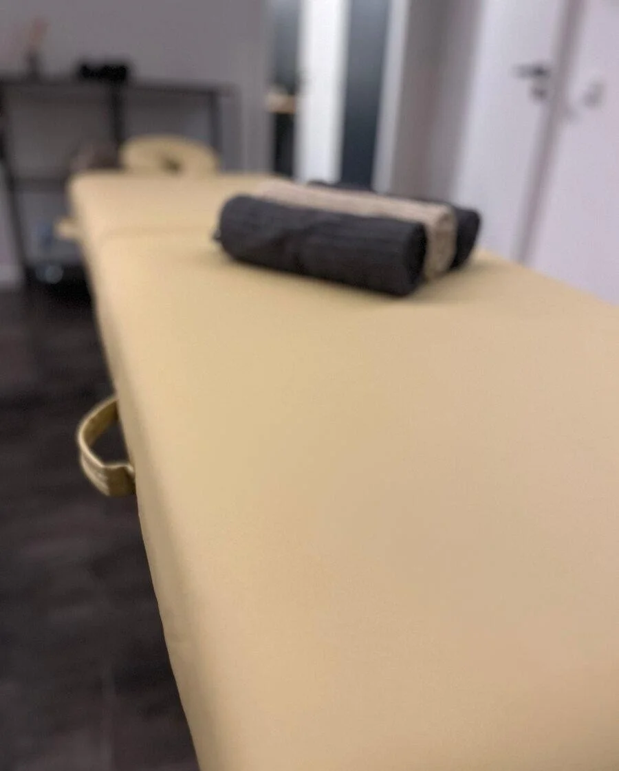Baňkování nebo až hodinová relaxační či hloubková masáž zad