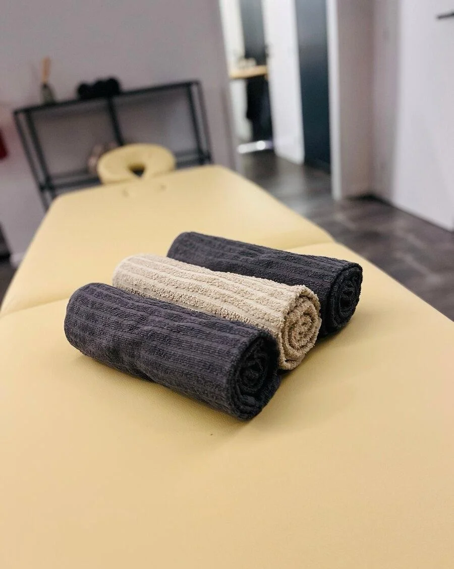 Baňkování nebo až hodinová relaxační či hloubková masáž zad