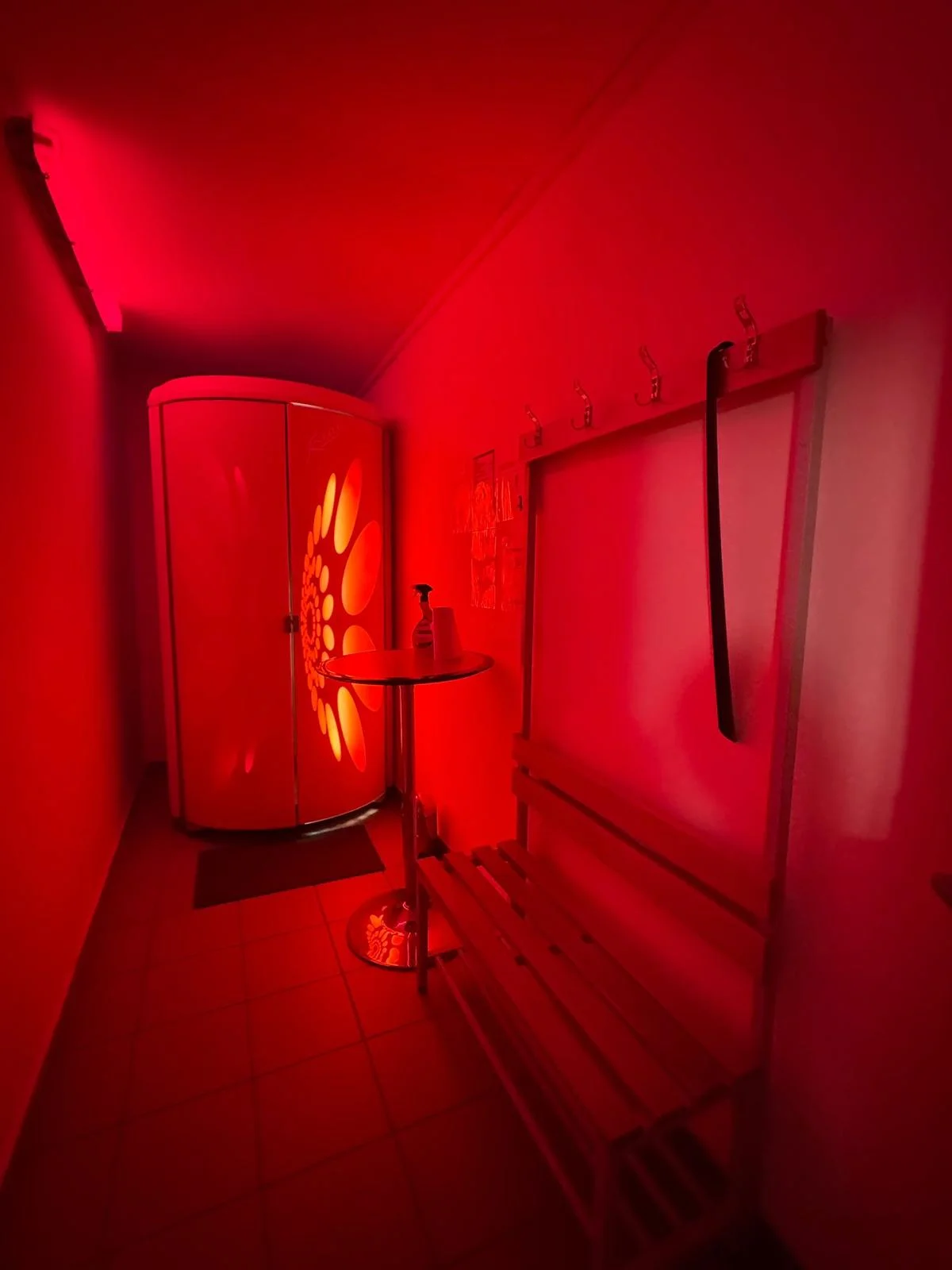 10 nebo 15 min. solária ve stoje ve fitness centru ve Staré Bělé