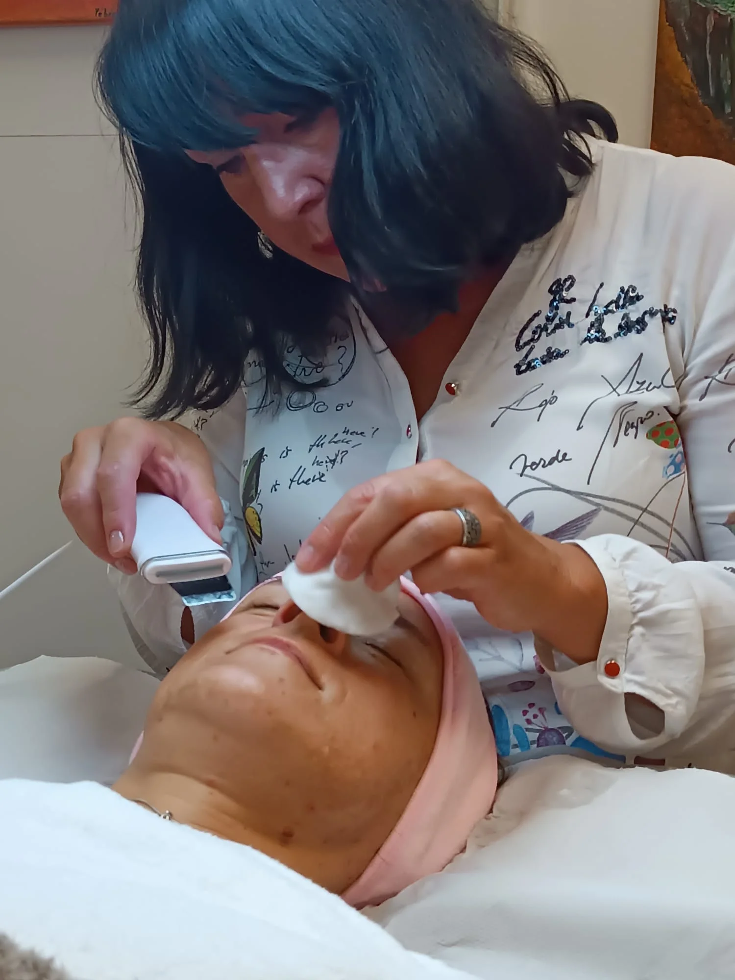 Laminace obočí, lash lifting nebo masáž obličeje a dekoltu