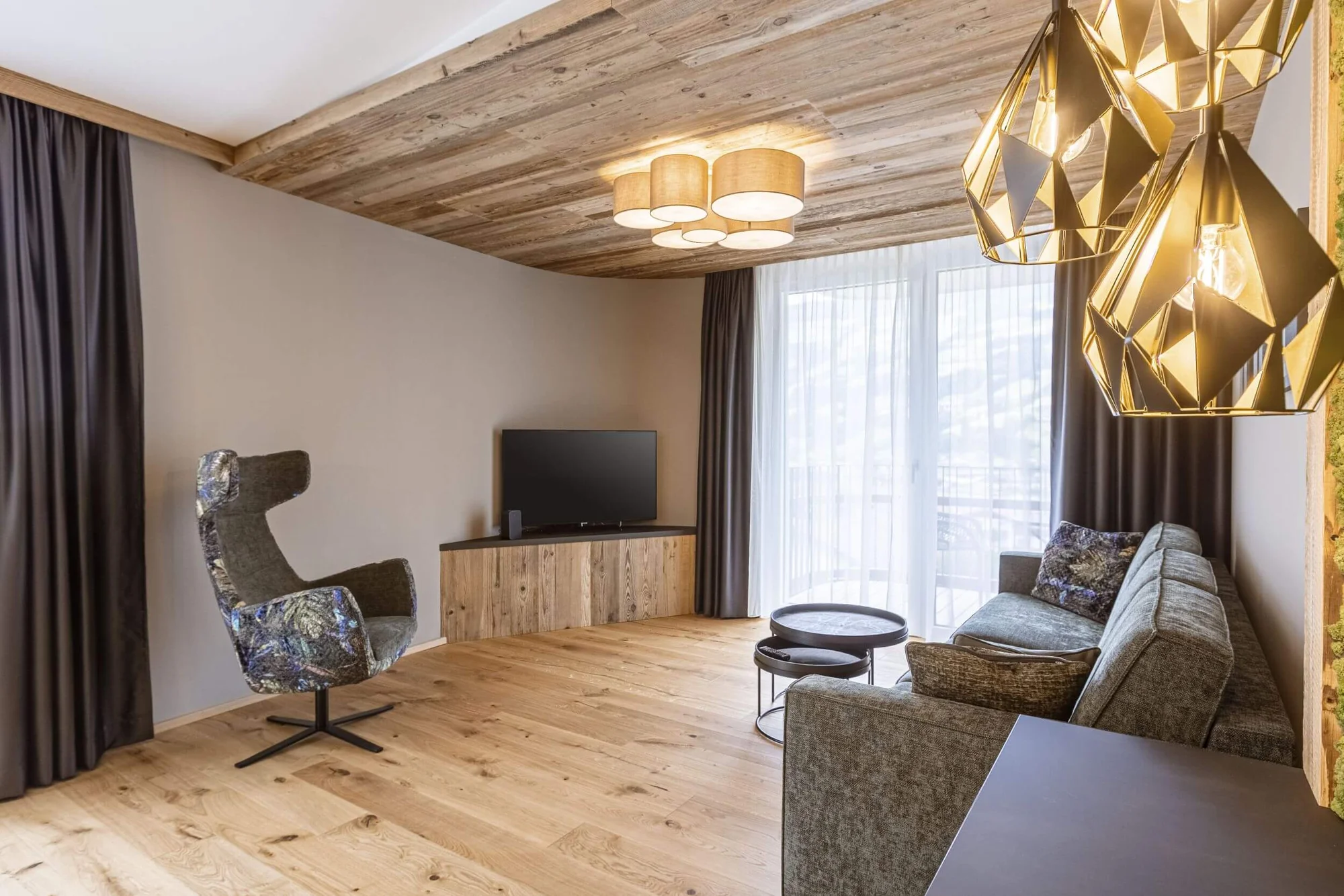 Dovolená v tyrolských Alpách: luxusní apartmány až pro 4 osoby, wellness, karta výhod
