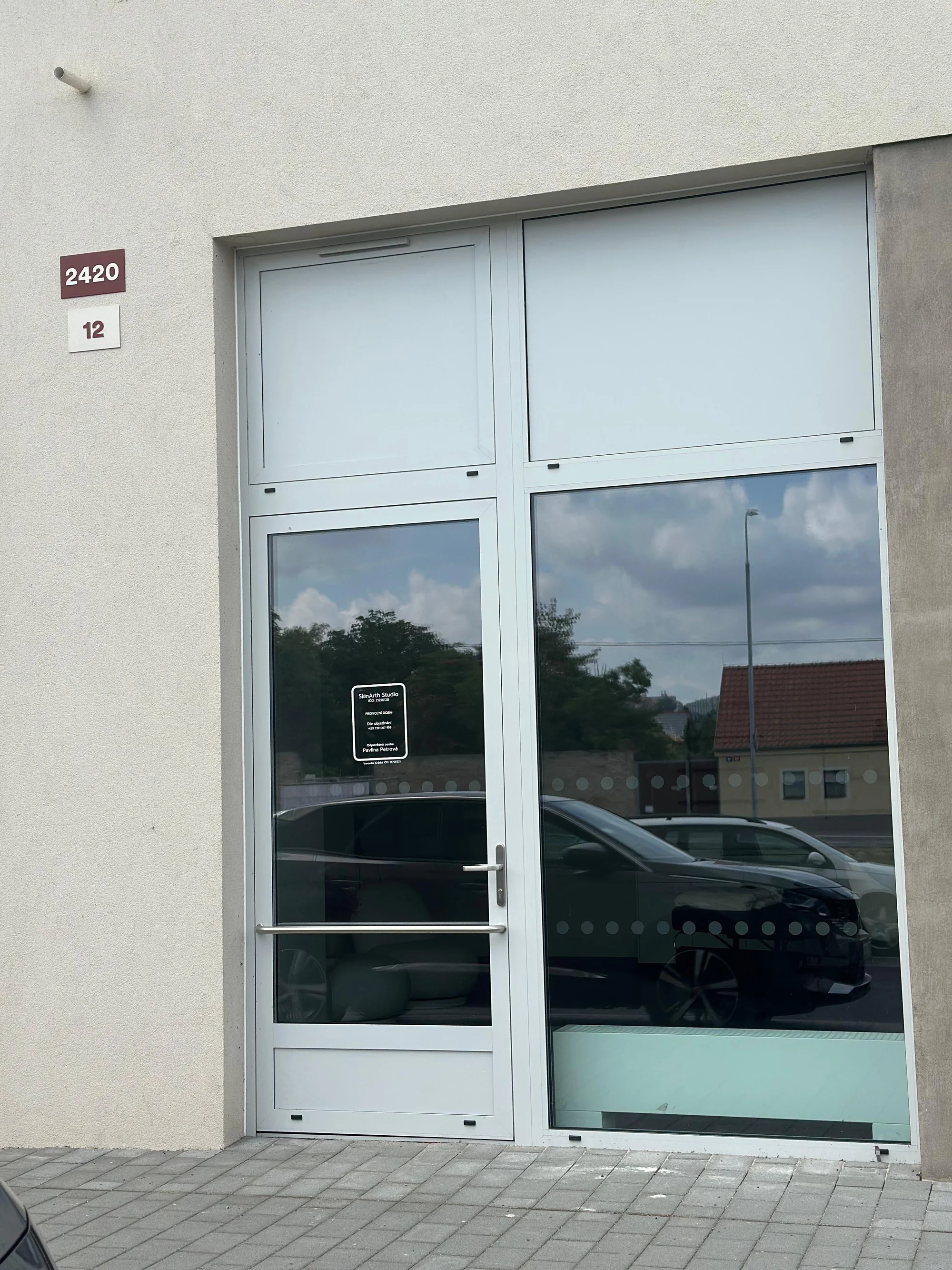 Kosmetické ošetření pleti: peeling, čištění, alginátová maska i masáž obličeje