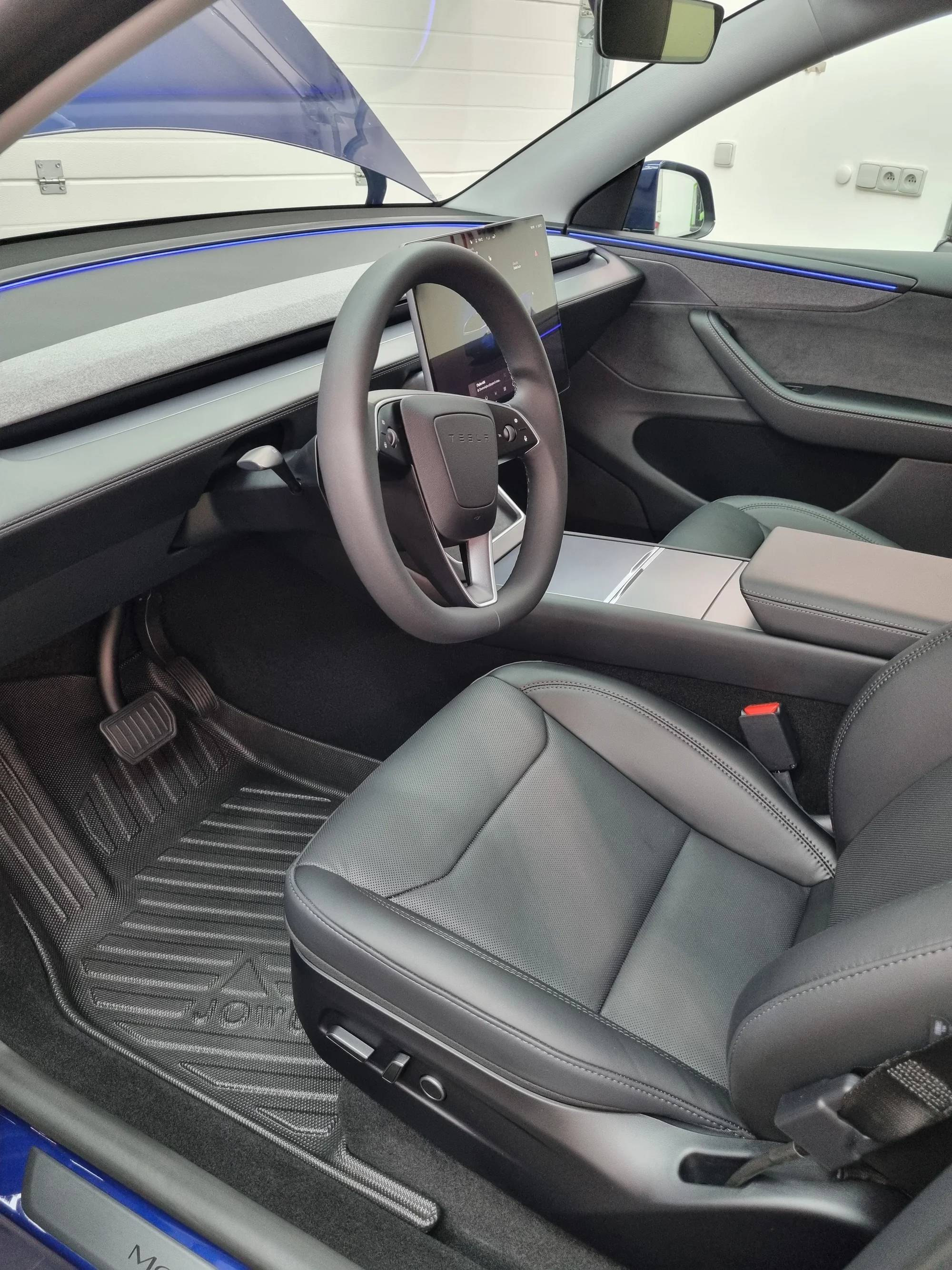 Důkladné mytí interiéru či exteriéru auta i detailní čištění kol