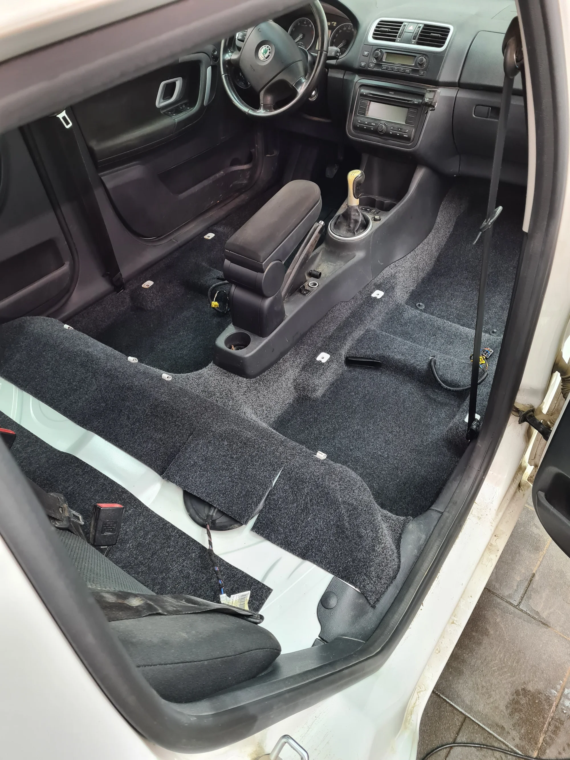 Důkladné mytí interiéru či exteriéru auta i detailní čištění kol
