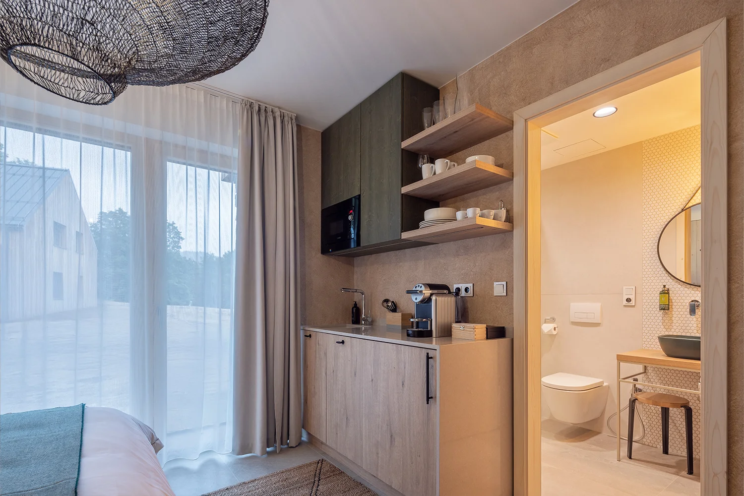 Luxusní dovolená v Jizerských horách: moderní apartmány až pro 7 osob, snídaně, privátní wellness