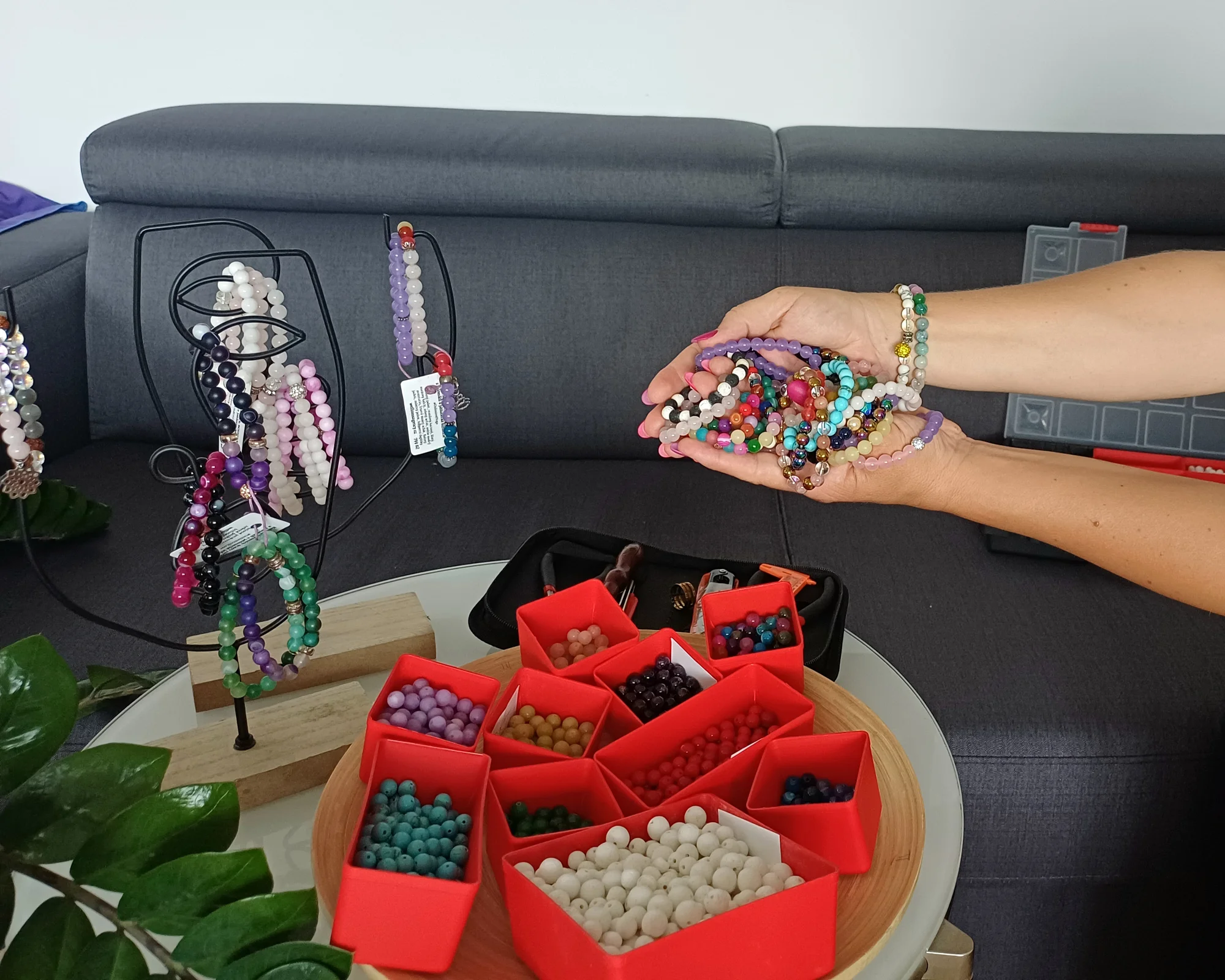 Workshop výroby 5 boho náramků z minerálů i jablonecké bižuterie