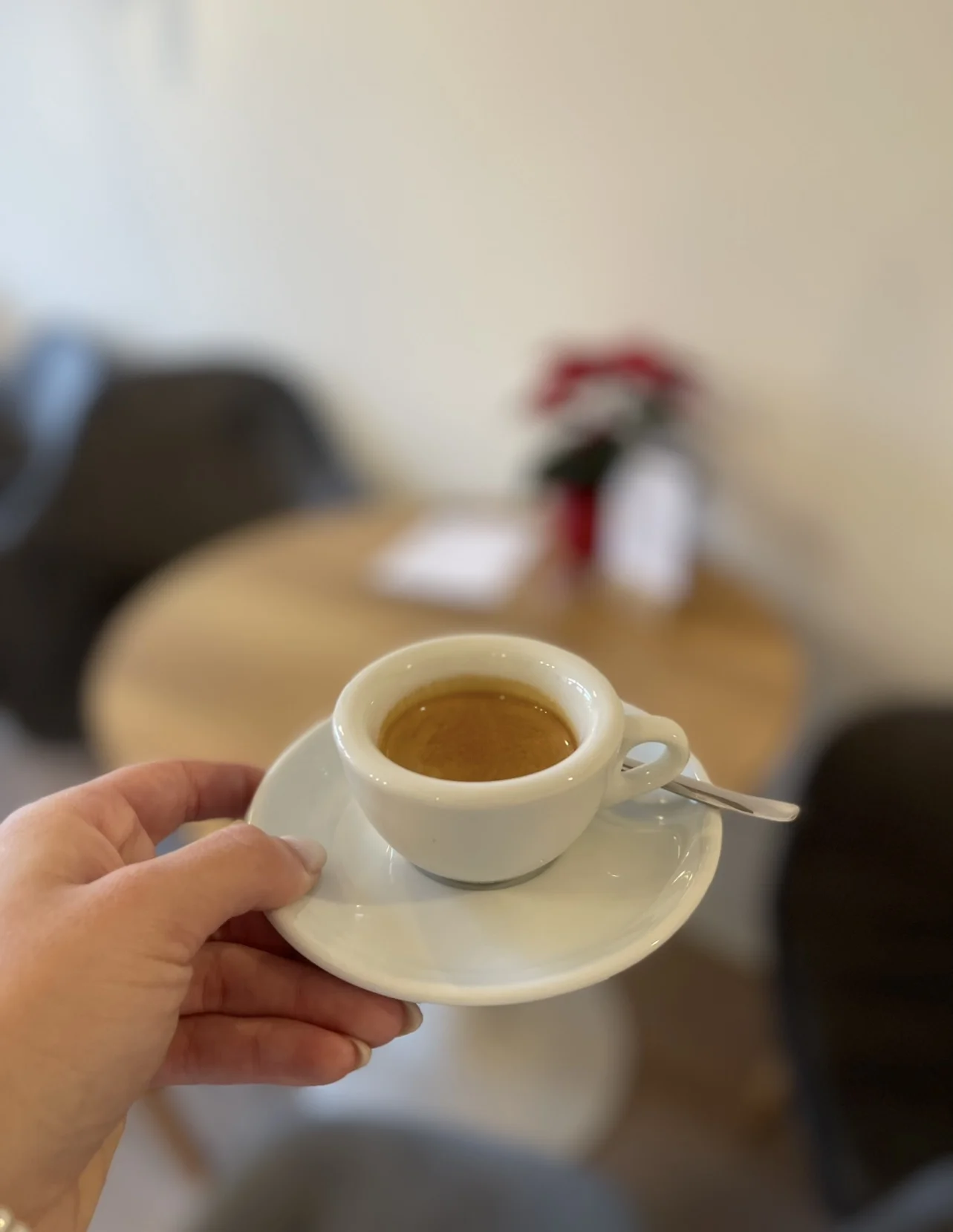 Káva, dezert a domácí limonáda pro 1 nebo 2 osoby: tiramisu, větrník a další dobroty