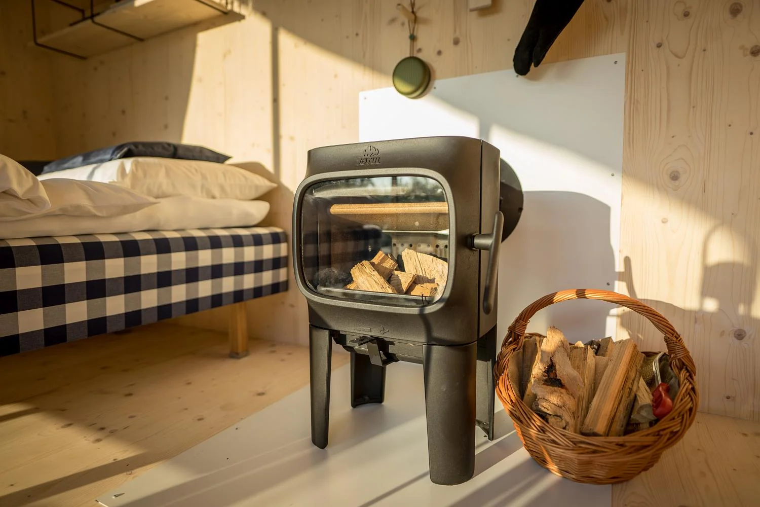 Tiny house na Sázavě: cedrová sauna, možnost snídaní i grilování