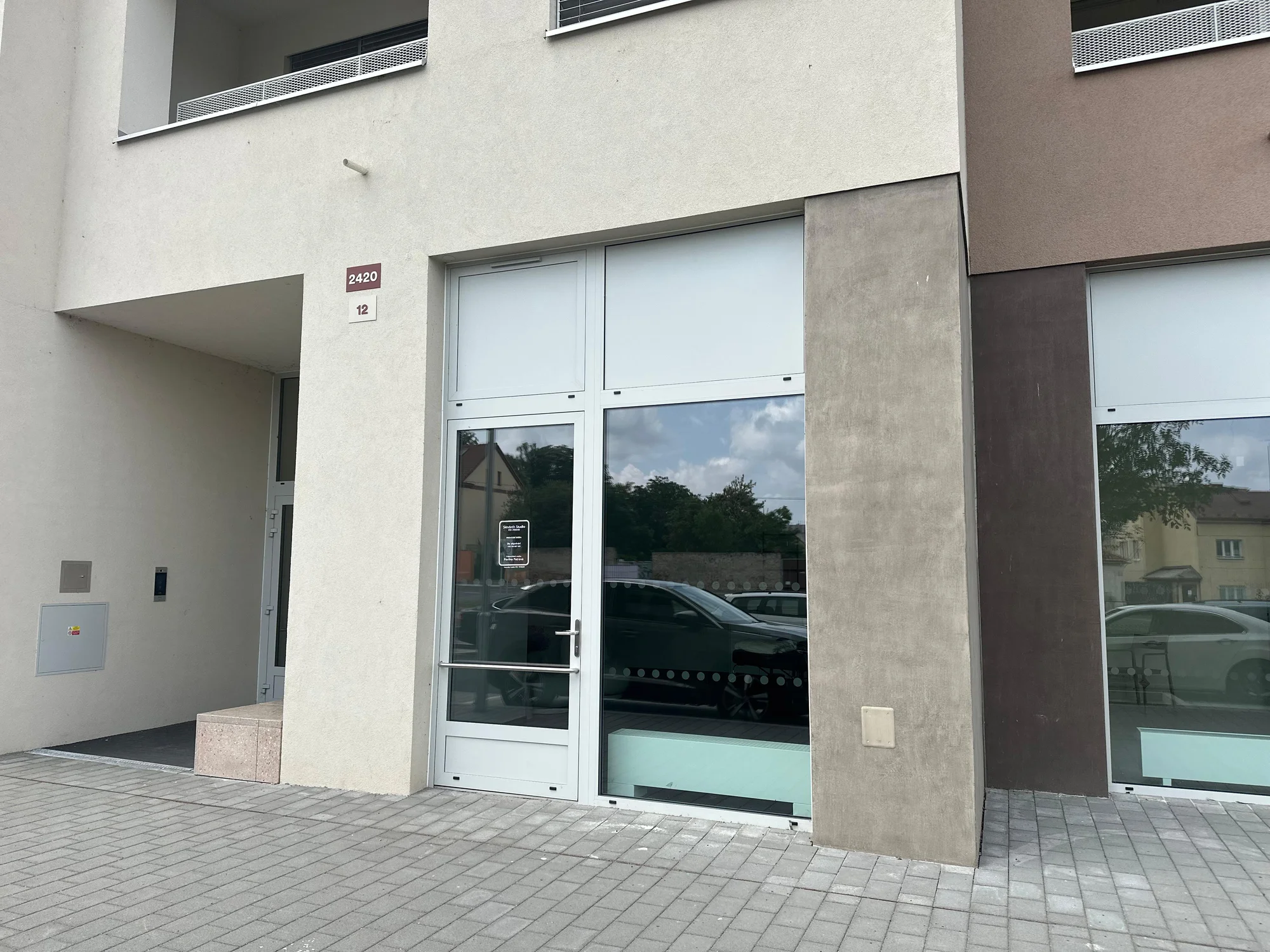 Profesionální líčení a vlasový styling pro každou příležitost na den i na večer