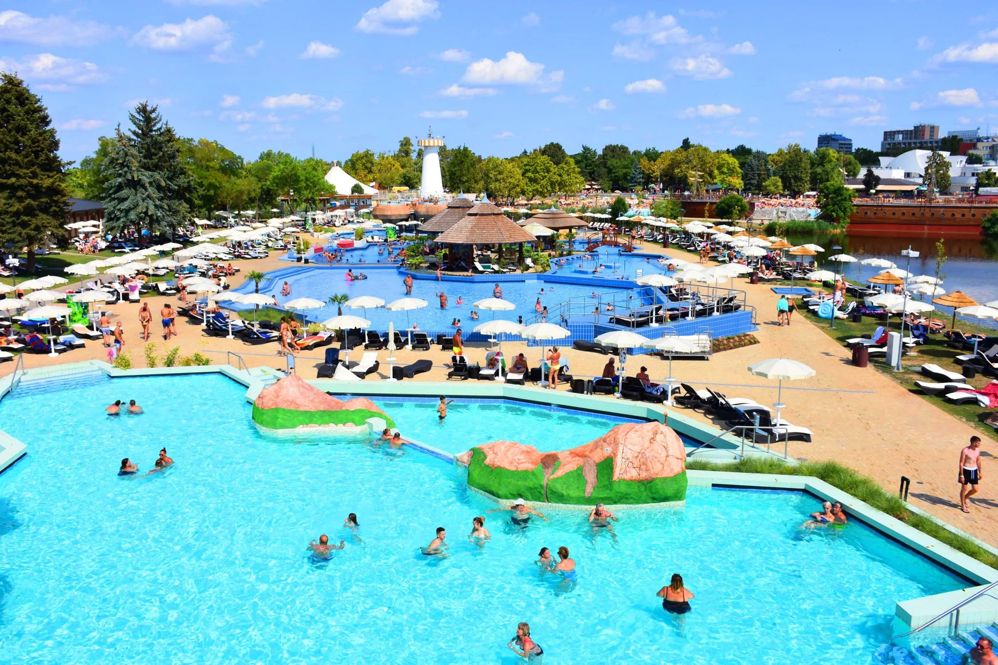 Rodinná dovolená v Maďarsku: 3* hotel s polopenzí a wellness, vstup do největších termálů v Evropě