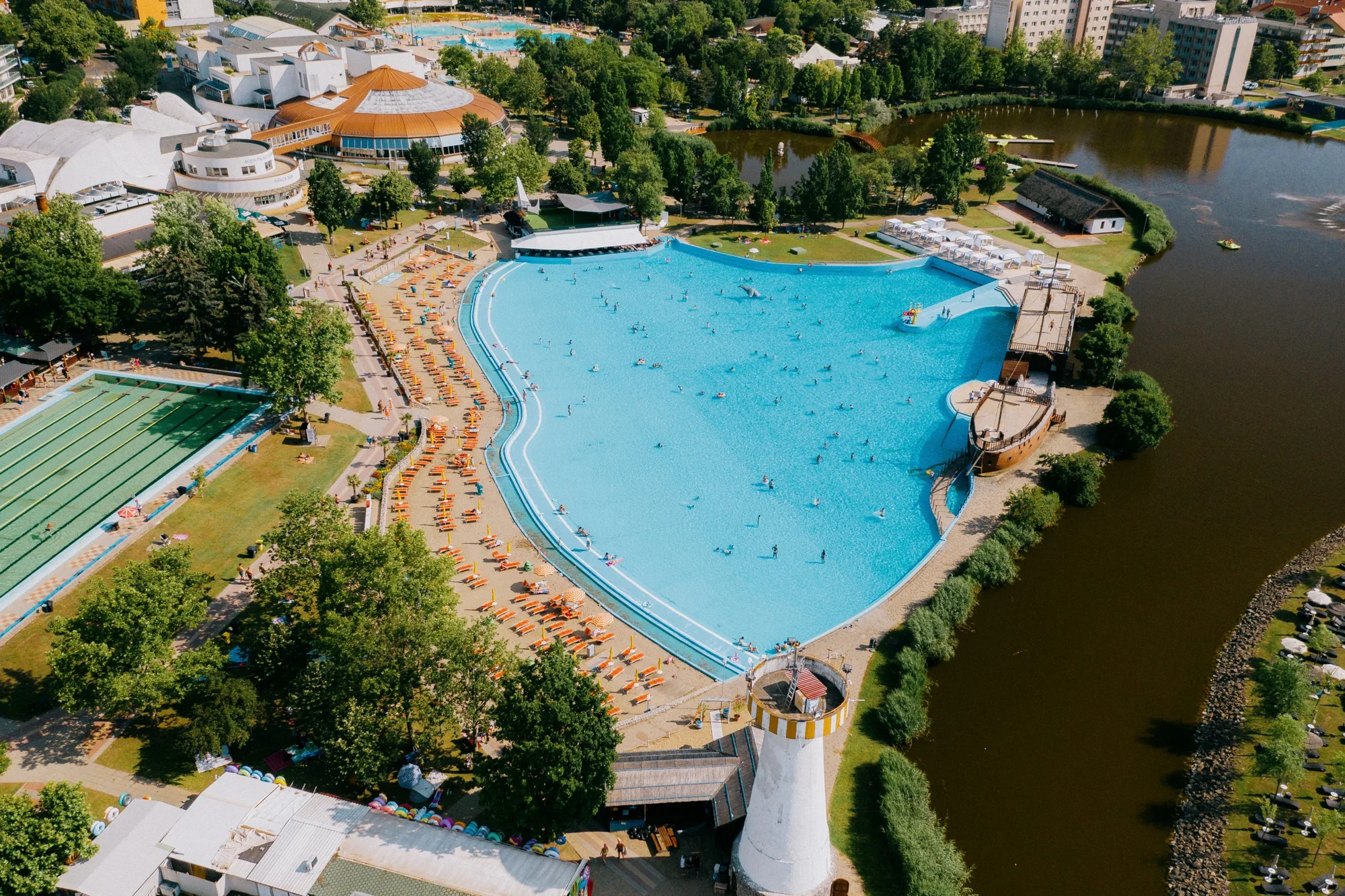 Rodinná dovolená v Maďarsku: 3* hotel s polopenzí a wellness, vstup do největších termálů v Evropě