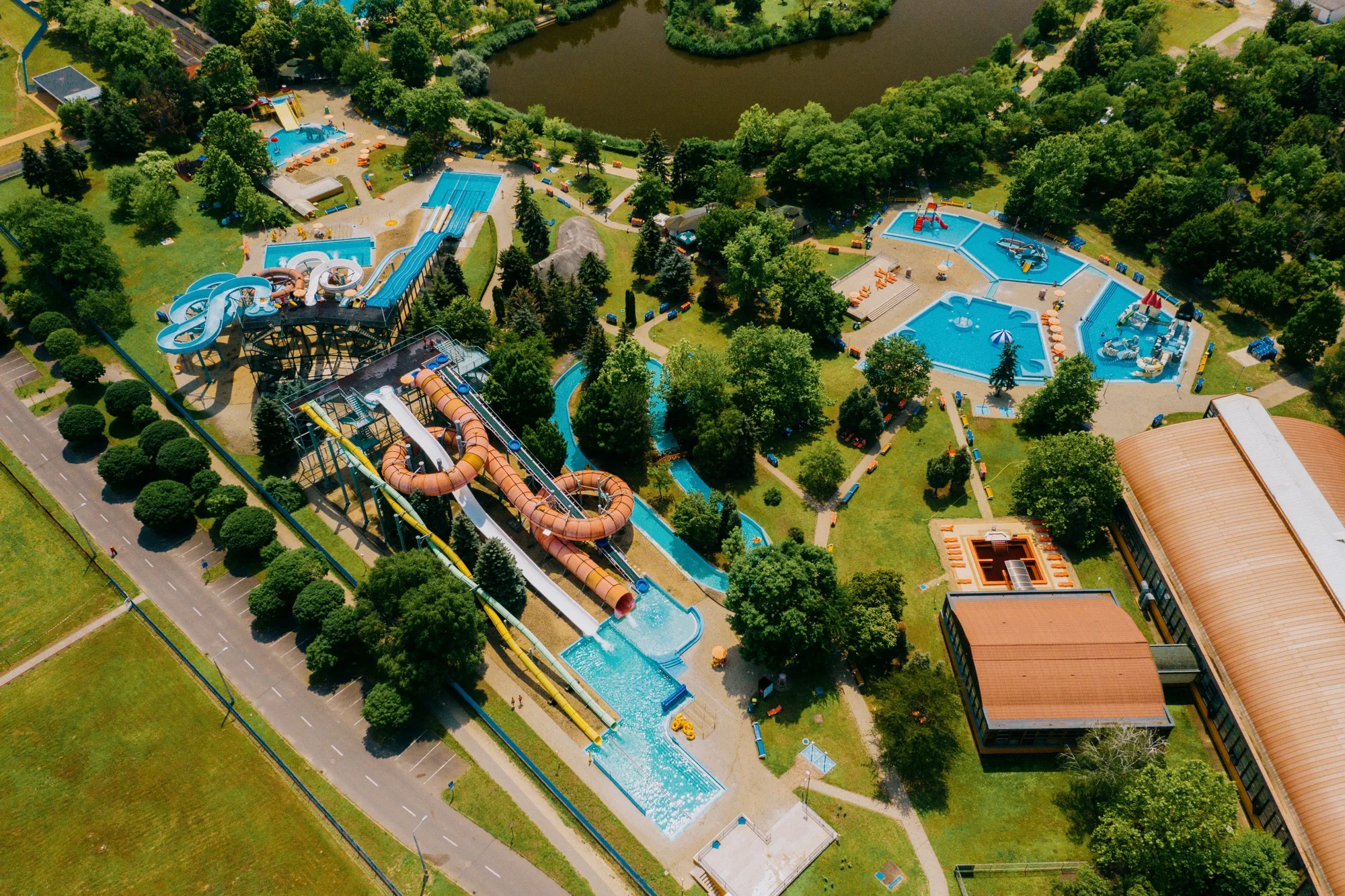 Rodinná dovolená v Maďarsku: 3* hotel s polopenzí a wellness, vstup do největších termálů v Evropě