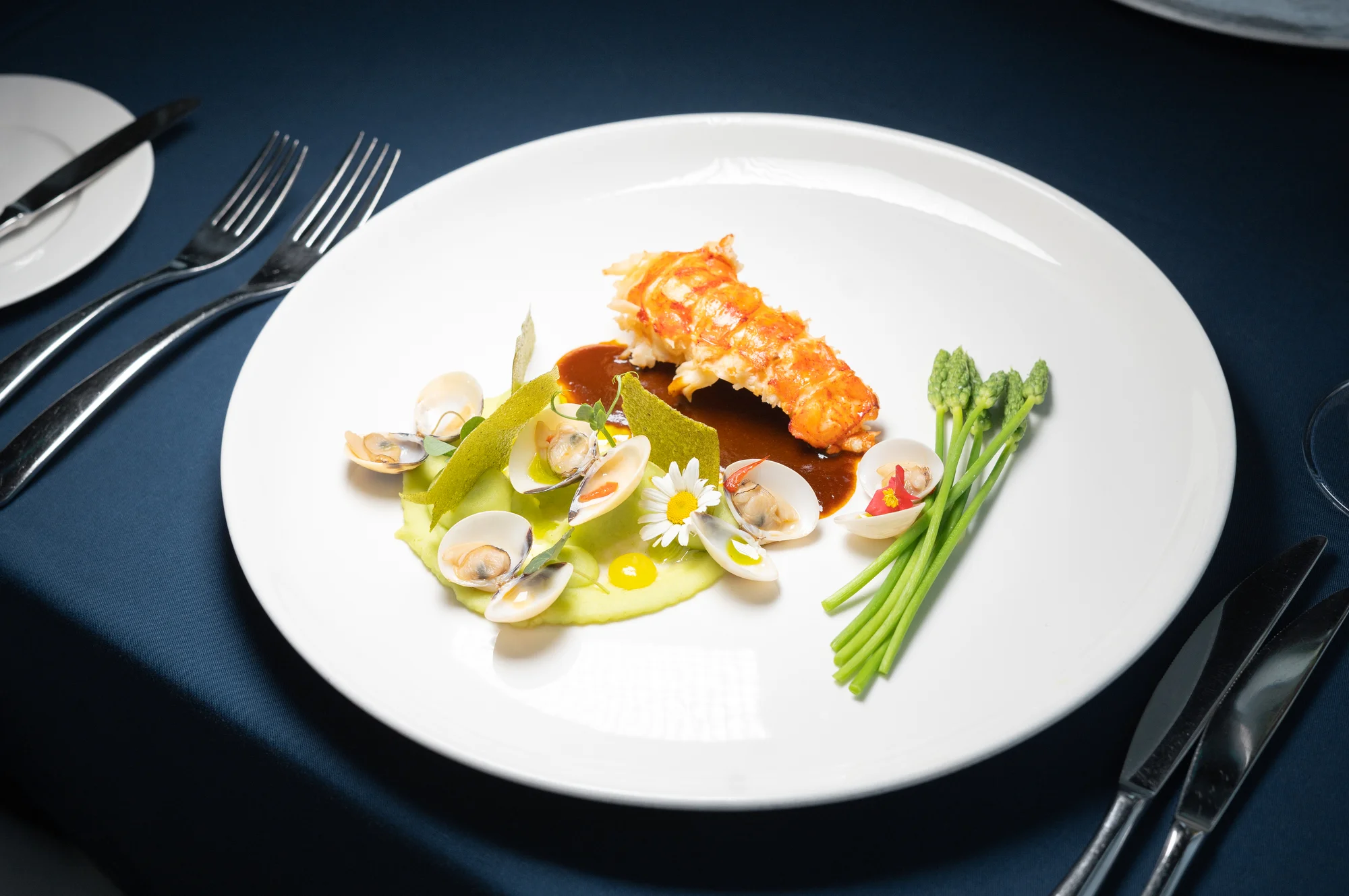 Dárkové poukazy na jídlo i nápoje ve 3 restauracích Žižkovské věže: Miminoo, Oblaca a Bistro 66