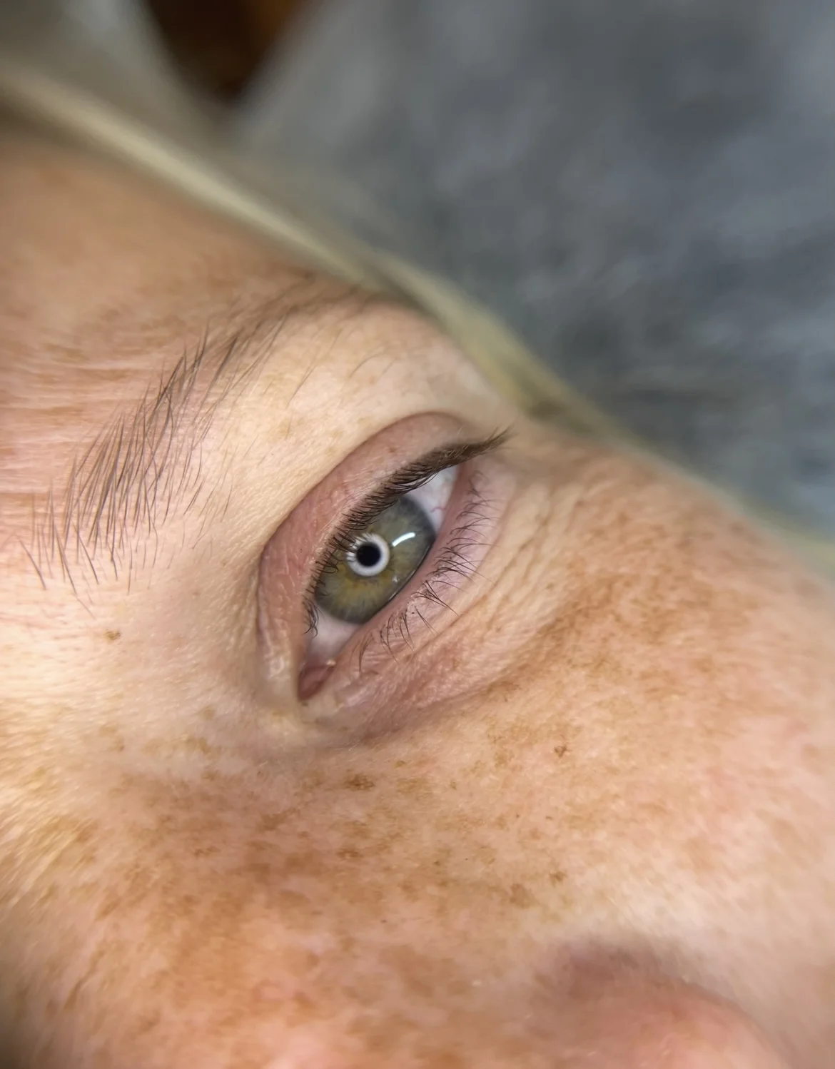 Uhrančivý pohled: lash lifting včetně barvy na řasy v salonu v Prostějově