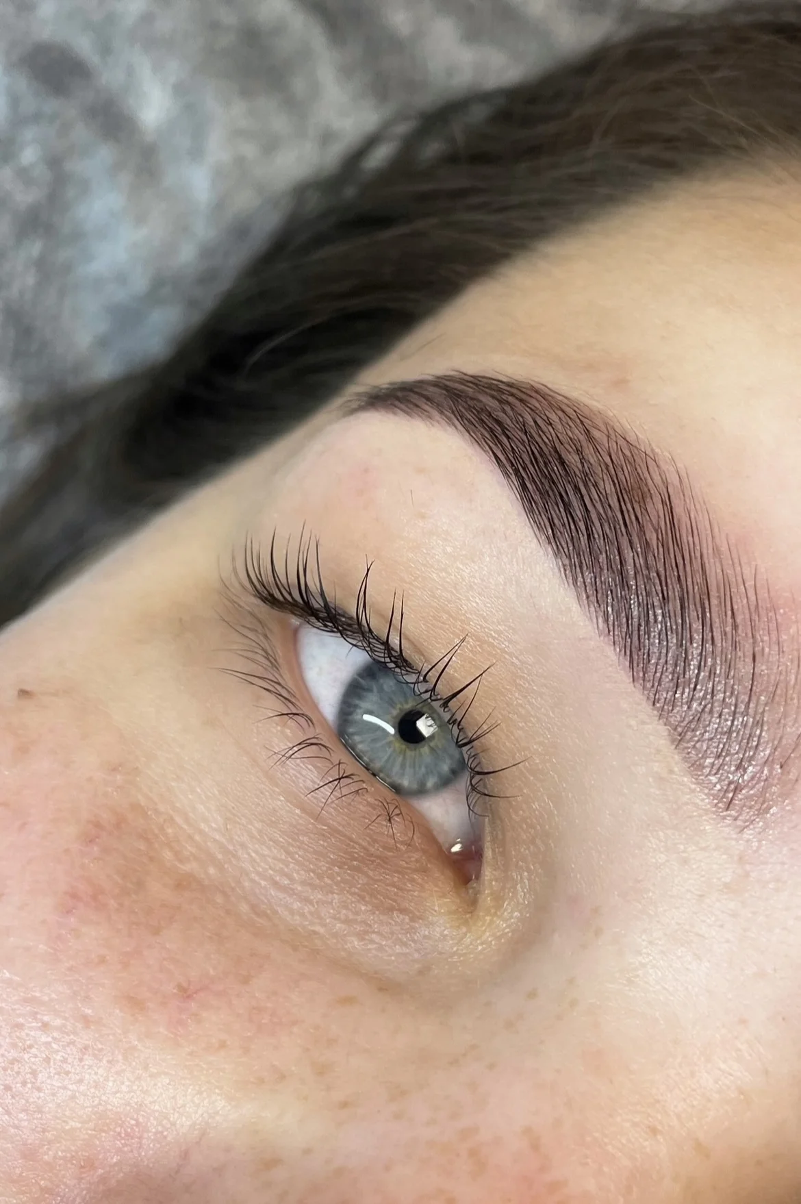 Uhrančivý pohled: lash lifting včetně barvy na řasy v salonu v Prostějově