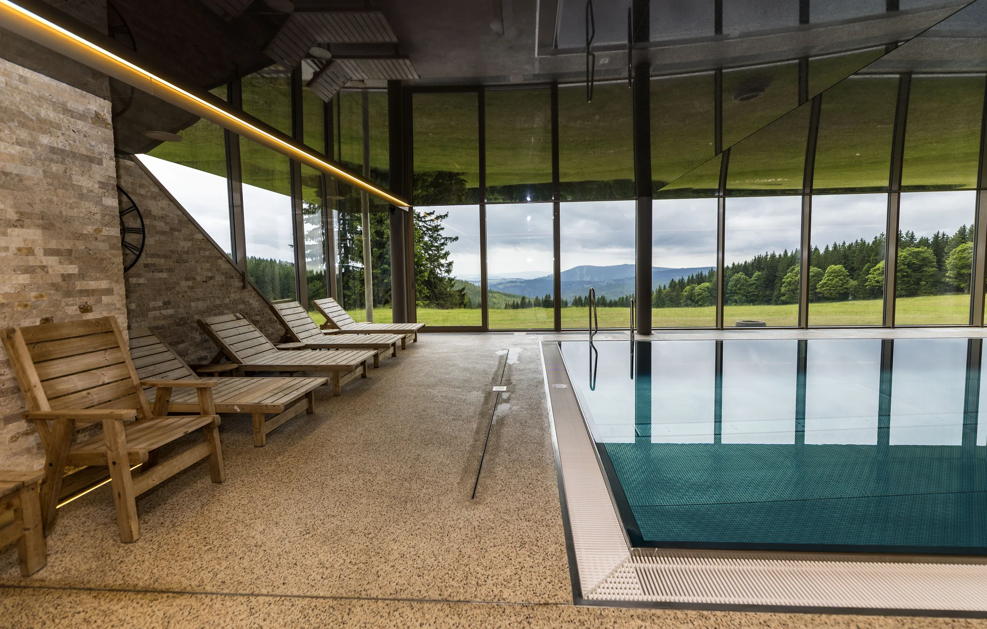 Horský hotel u Pece pod Sněžkou: snídaně či polopenze a 90 min. wellness