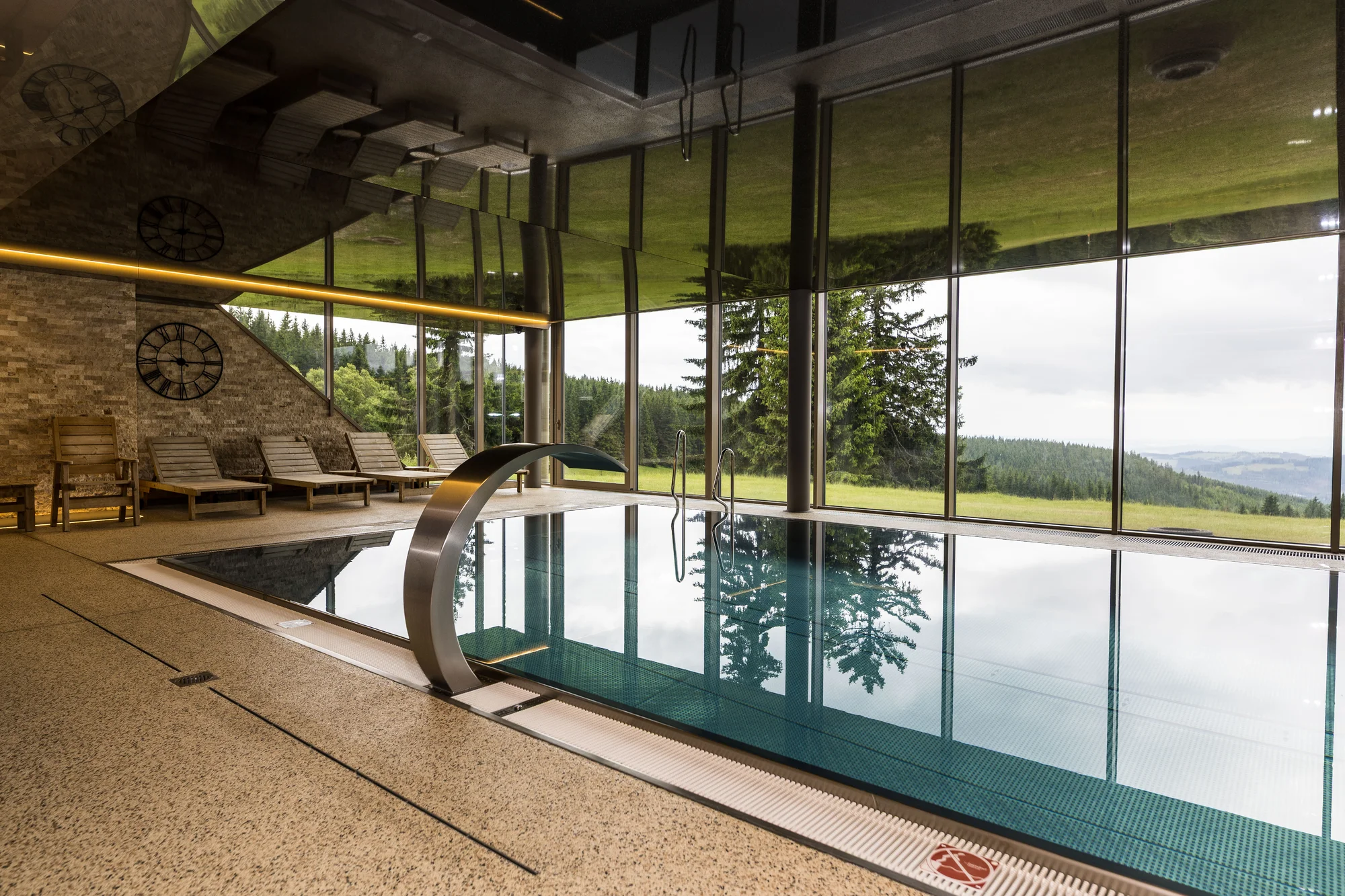 Horský hotel u Pece pod Sněžkou: snídaně či polopenze a 90 min. wellness