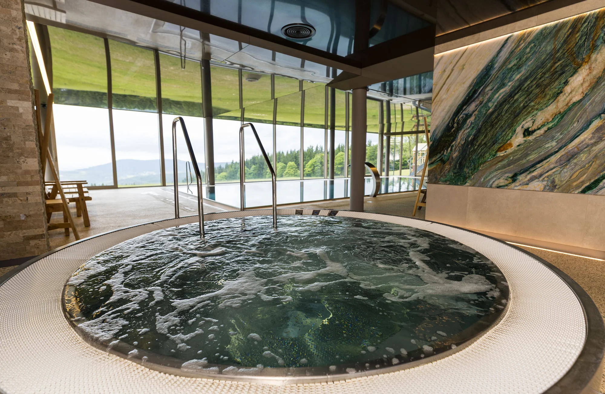 Horský hotel u Pece pod Sněžkou: snídaně či polopenze a 90 min. wellness