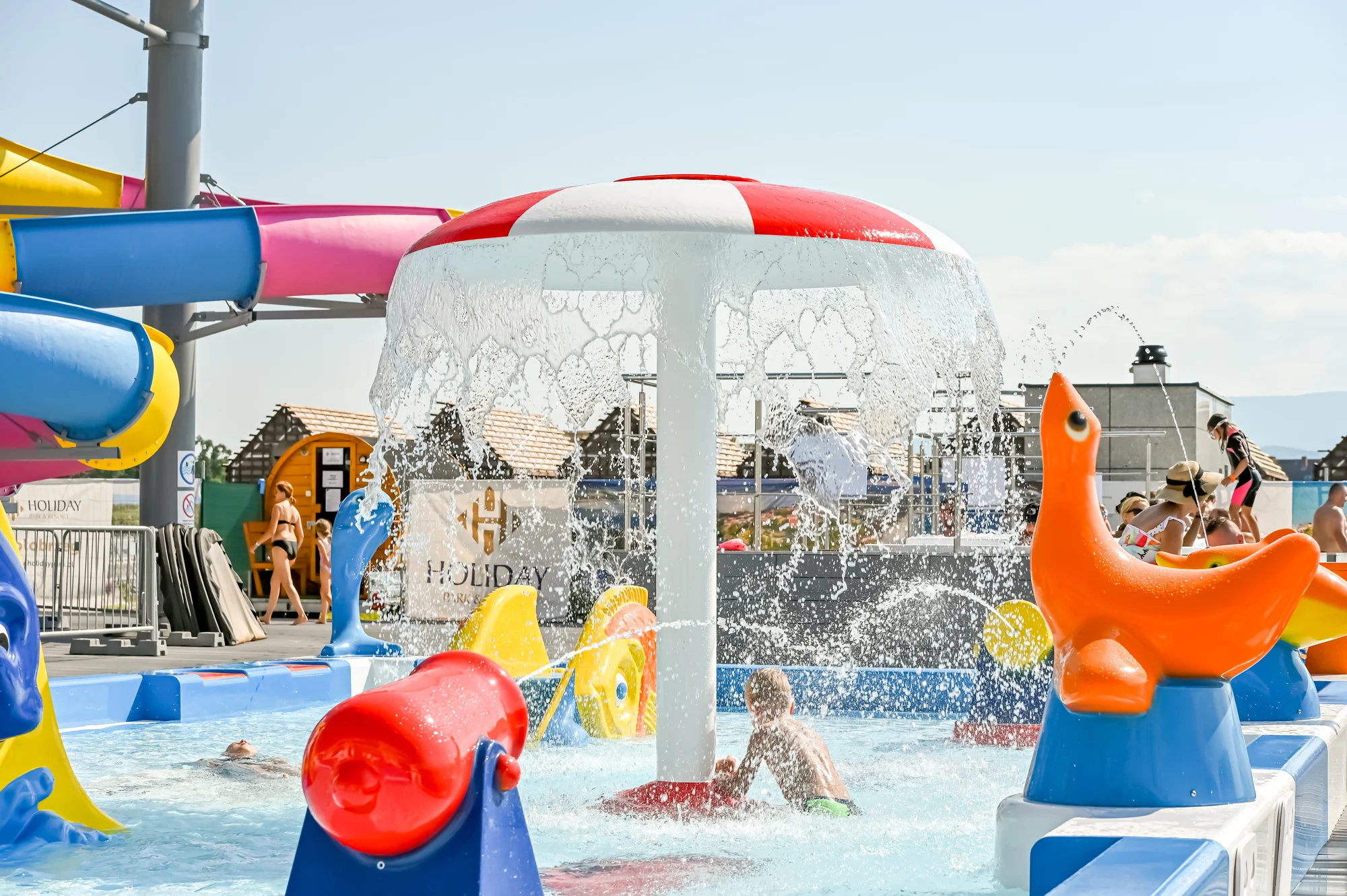 Jelenia Góra: zážitkový resort s aquaparkem i animačním programem, bydlení v moderních domcích