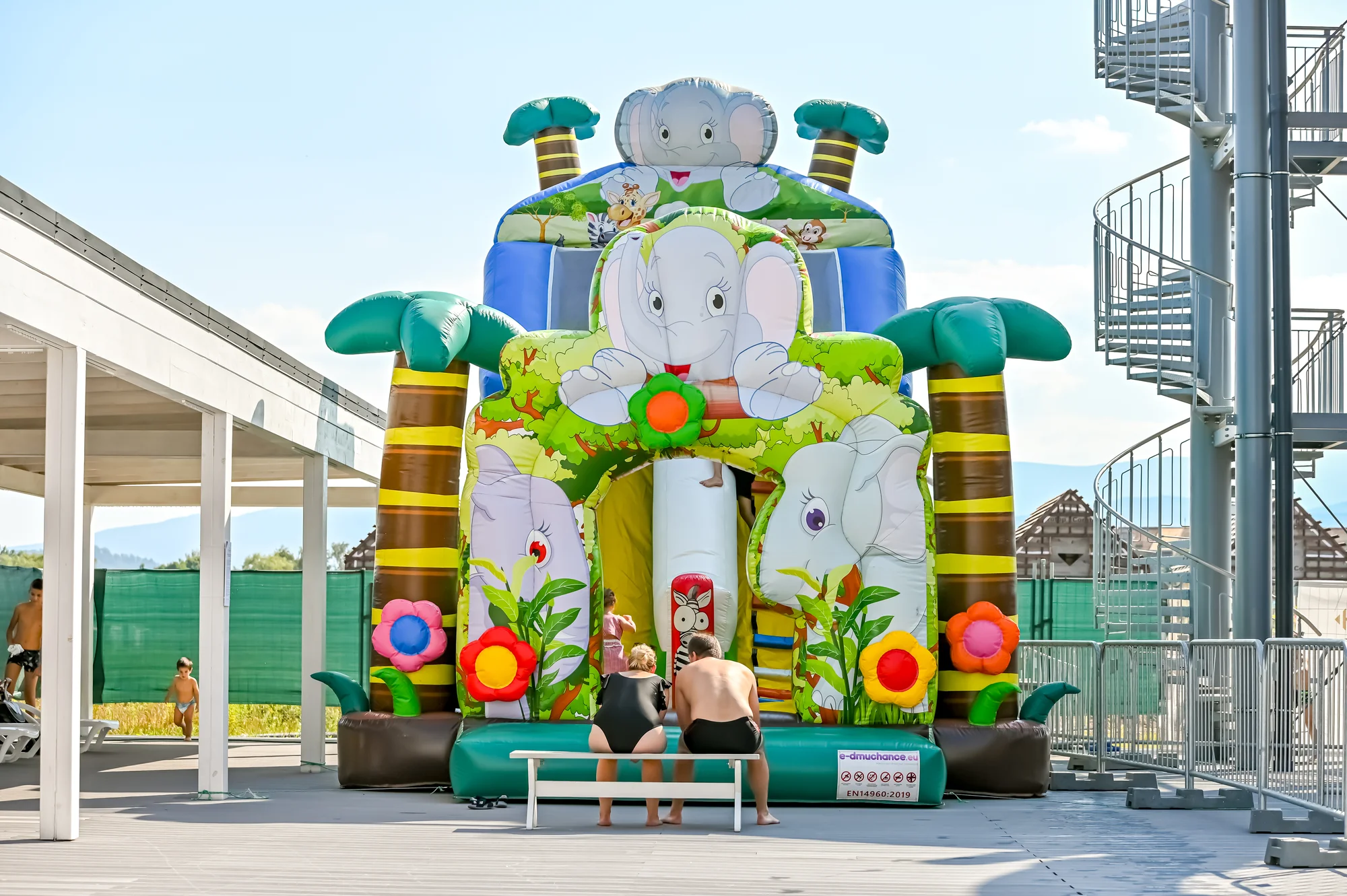 Jelenia Góra: zážitkový resort s aquaparkem i animačním programem, bydlení v moderních domcích