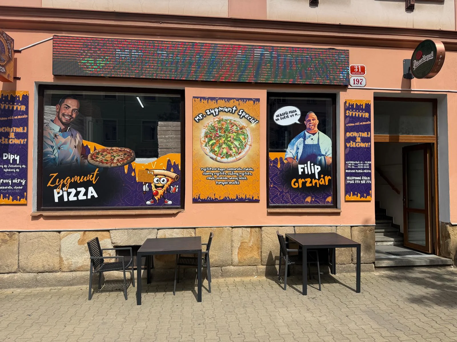 Pořádná nálož pizzy dle vlastního výběru: 2 x velká pizza nebo 1/4 na malý hlad