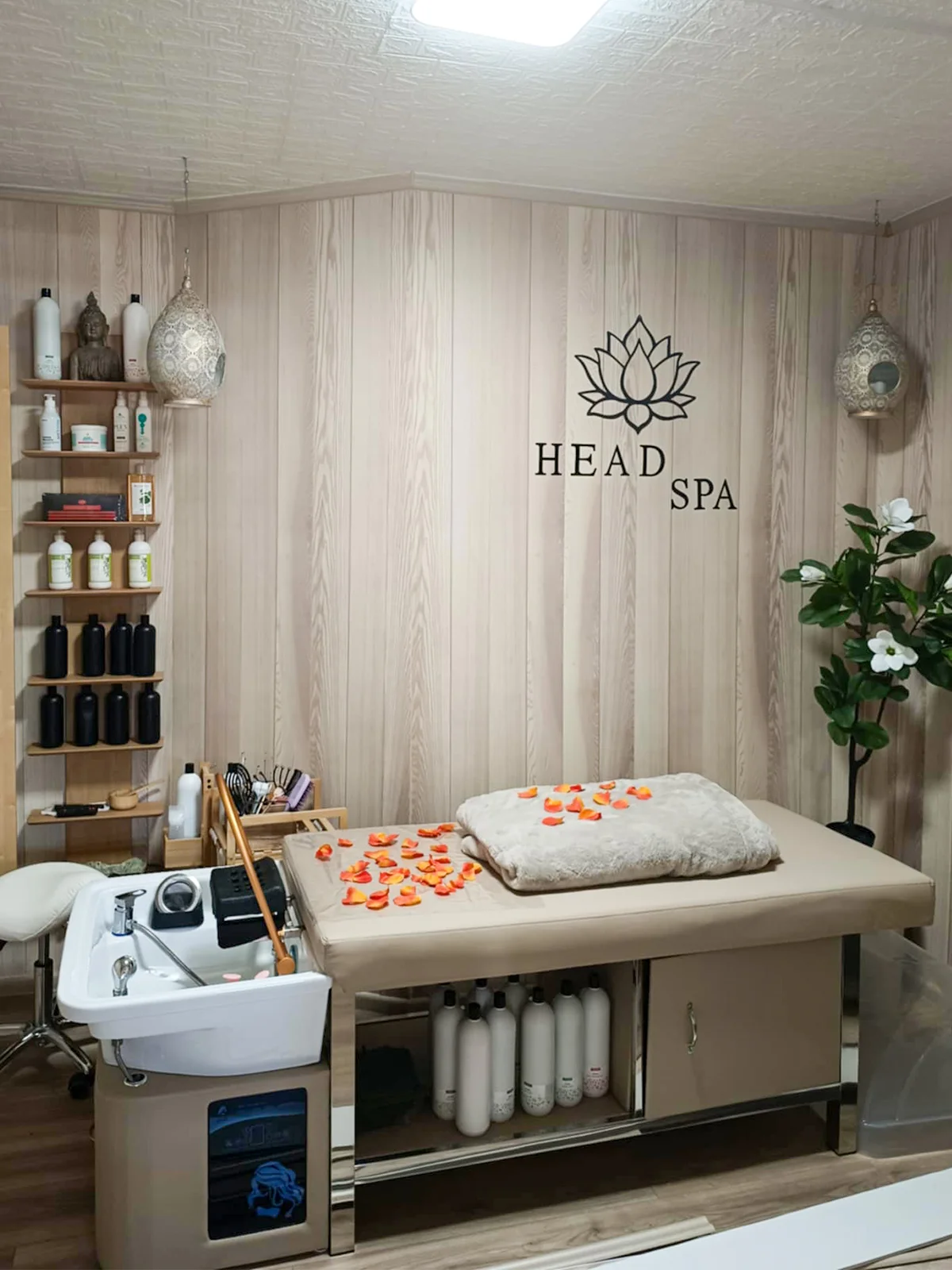 Japonský rituál head spa: aromaterapie, antistresová masáž, očista pokožky hlavy i podpora zdraví vlasů