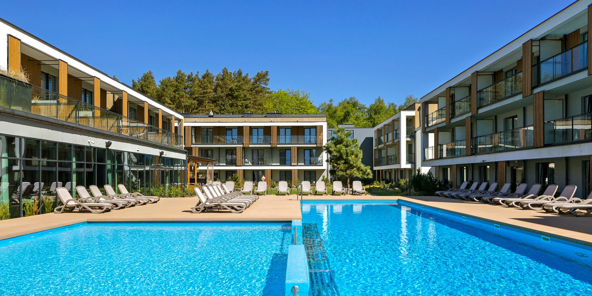 Krásný resort na Baltu: wellness, bazén a jídlo
