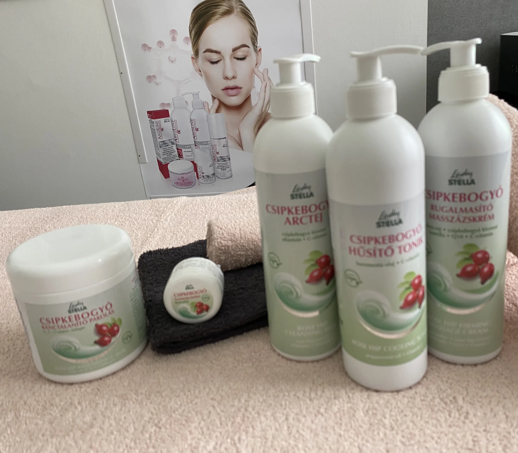Antioxidační kosmetické ošetření Rose Hip Queen i úprava obočí a barvení řas