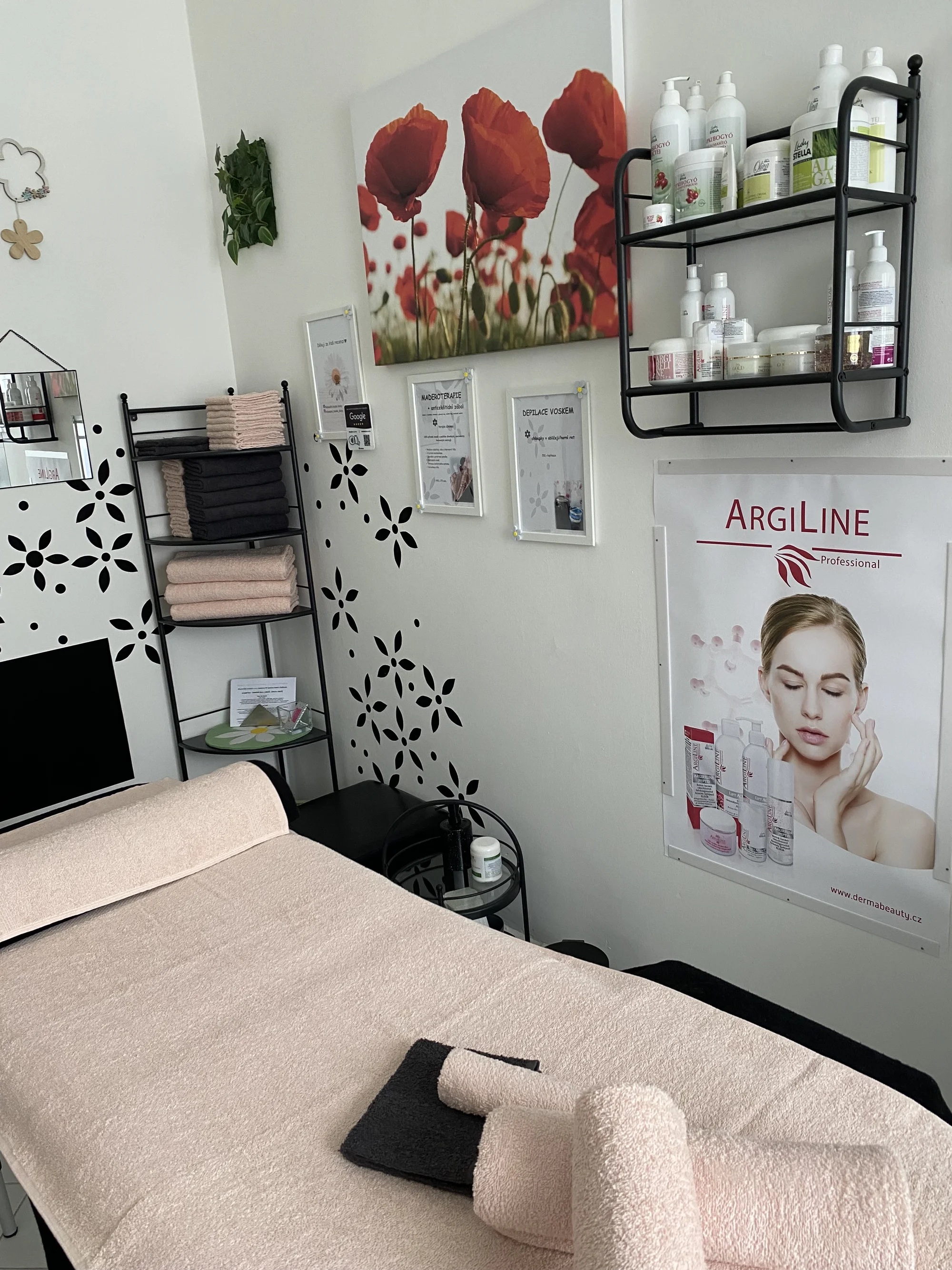 Antioxidační kosmetické ošetření Rose Hip Queen i úprava obočí a barvení řas