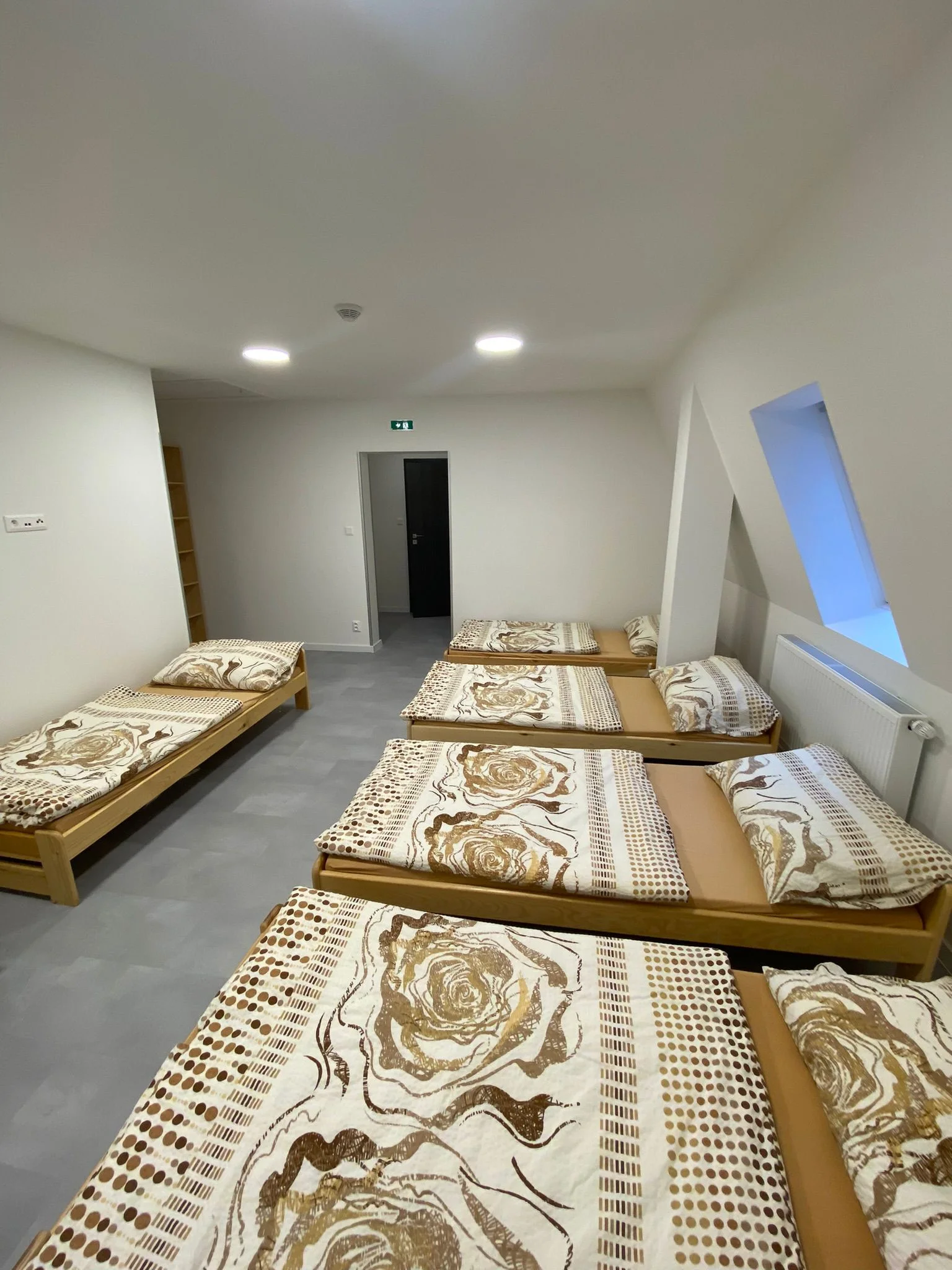 Pokoj či moderní apartmán v Karlově pod Pradědem, vč. snídaně nebo polopenze i vybavené kuchyňky