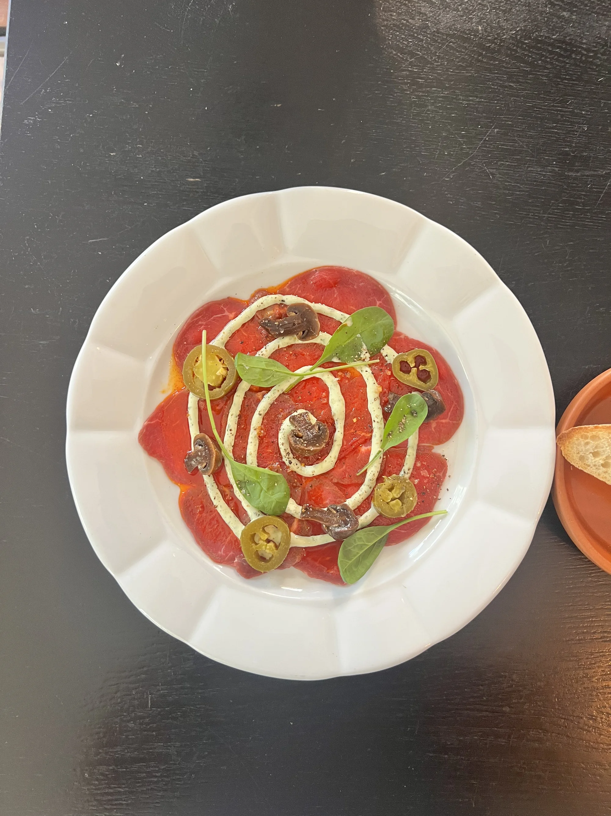 Jídlo dle výběru pro dvě osoby v tapas restauraci: carpaccio, tatarák i pinsa