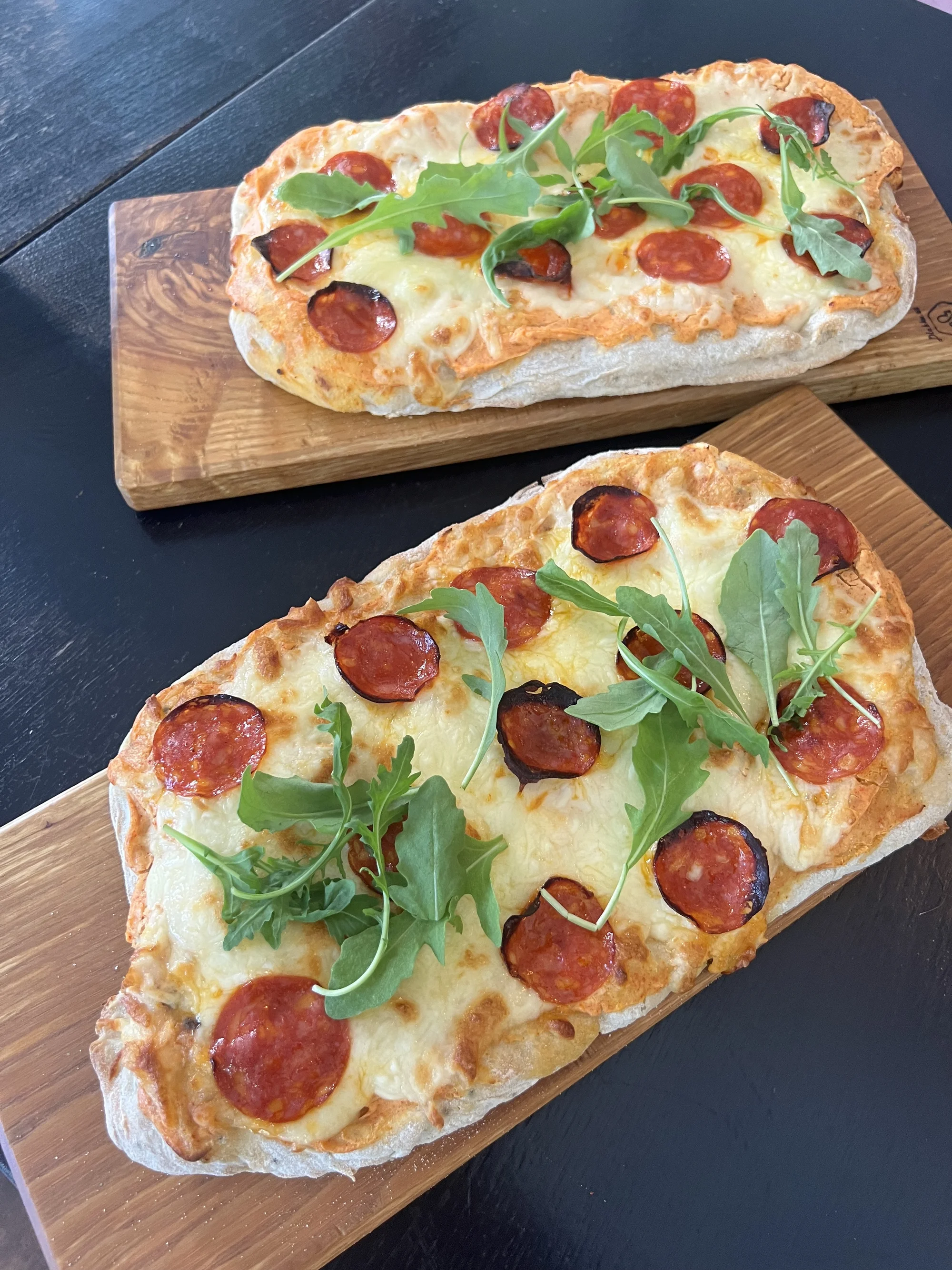 Jídlo dle výběru pro dvě osoby v tapas restauraci: carpaccio, tatarák i pinsa