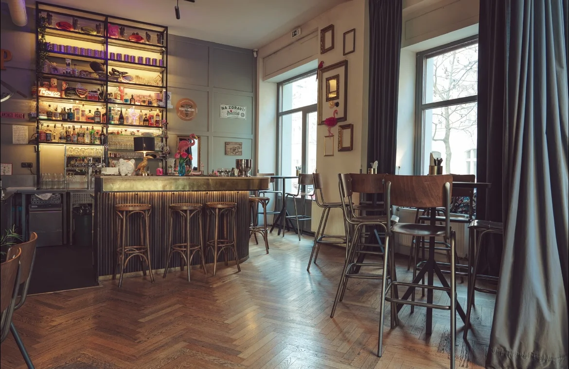 Jídlo dle výběru pro dvě osoby v tapas restauraci: carpaccio, tatarák i pinsa