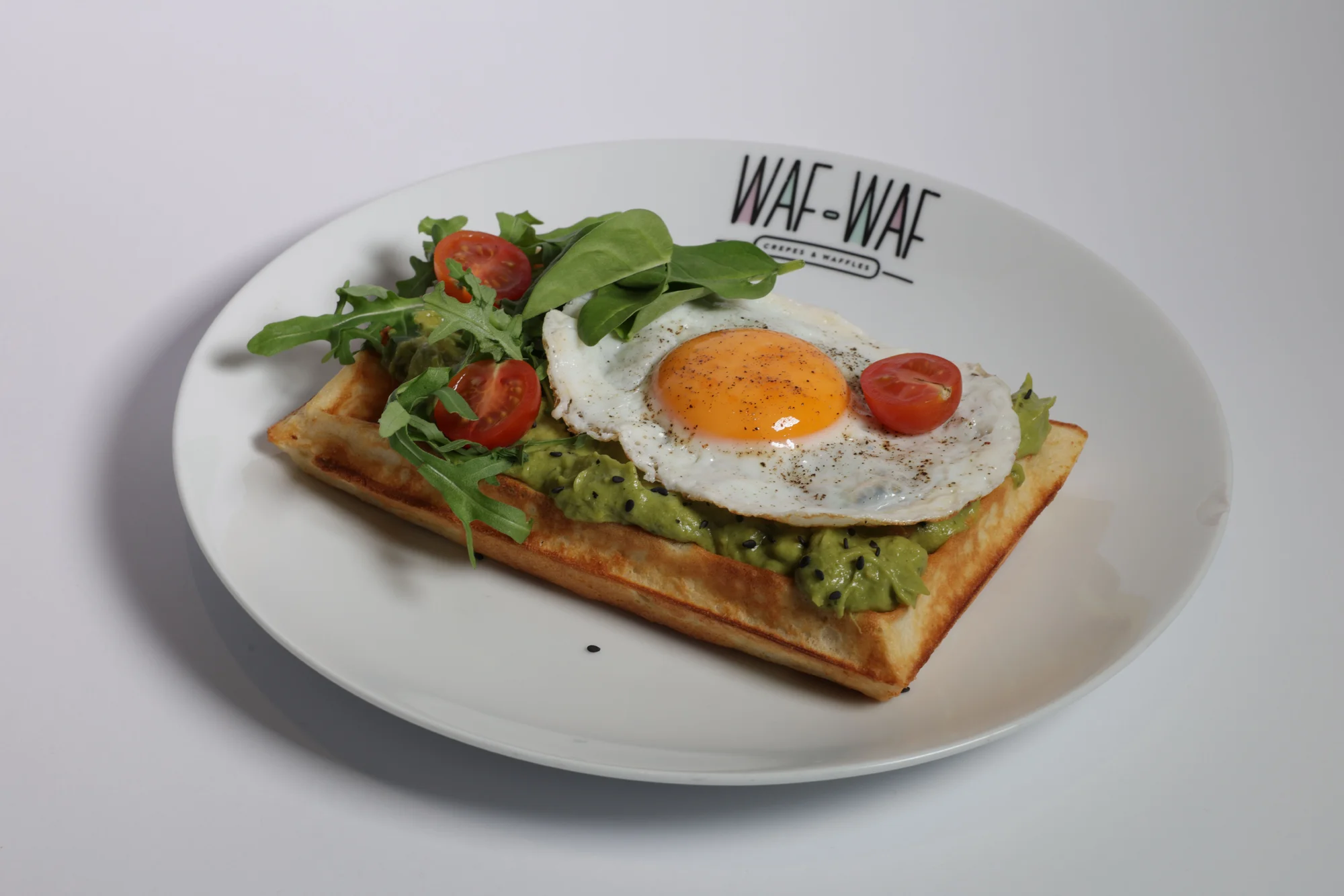 Brunch podle výběru s nápojem i milkshakem ve Waf-Waf v Praze, Liberci či Ostravě