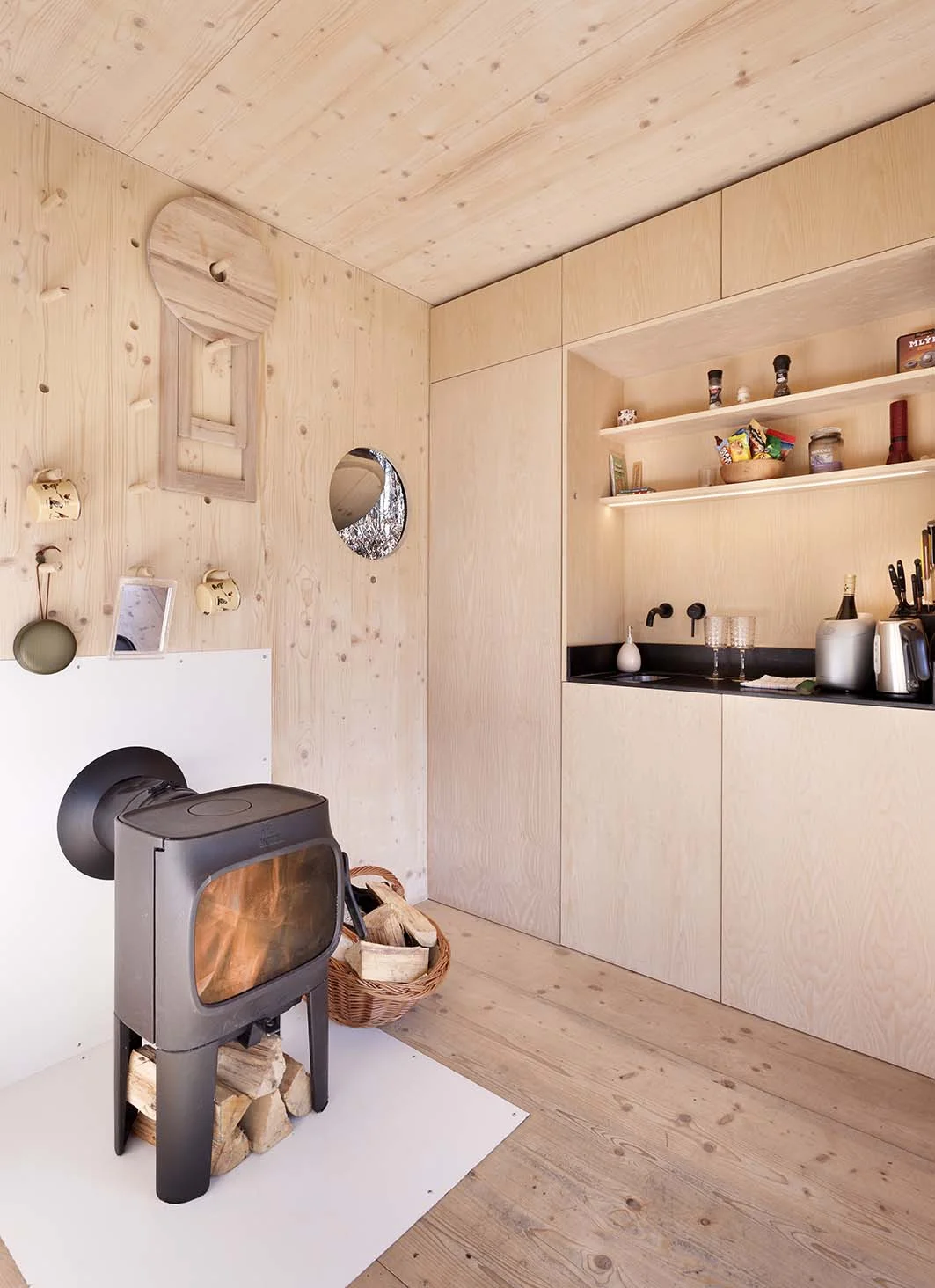 Tiny house na Sázavě: cedrová sauna, možnost snídaní i grilování