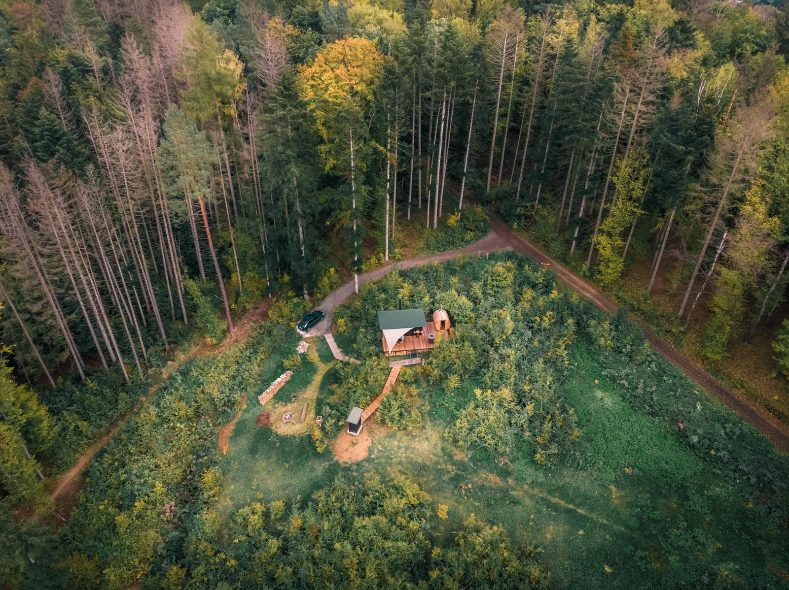 Tiny house na Sázavě: cedrová sauna, možnost snídaní i grilování