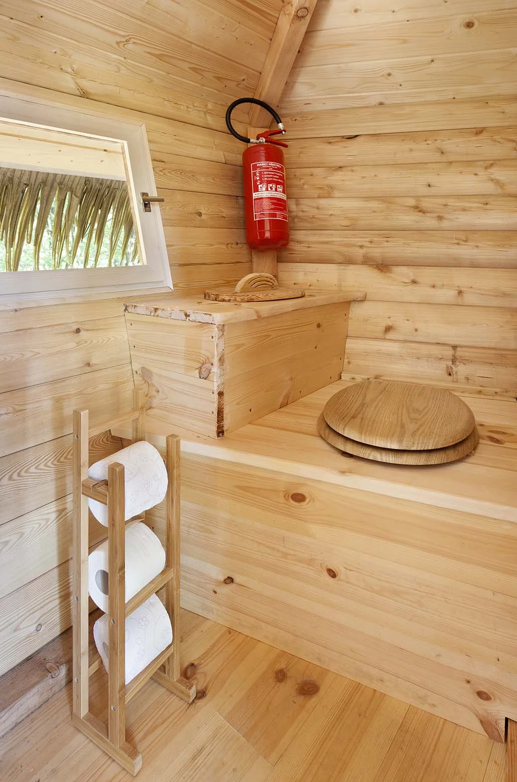 Romantický treehouse na Sázavě: plný minibar, možnost snídaně a božský výhled
