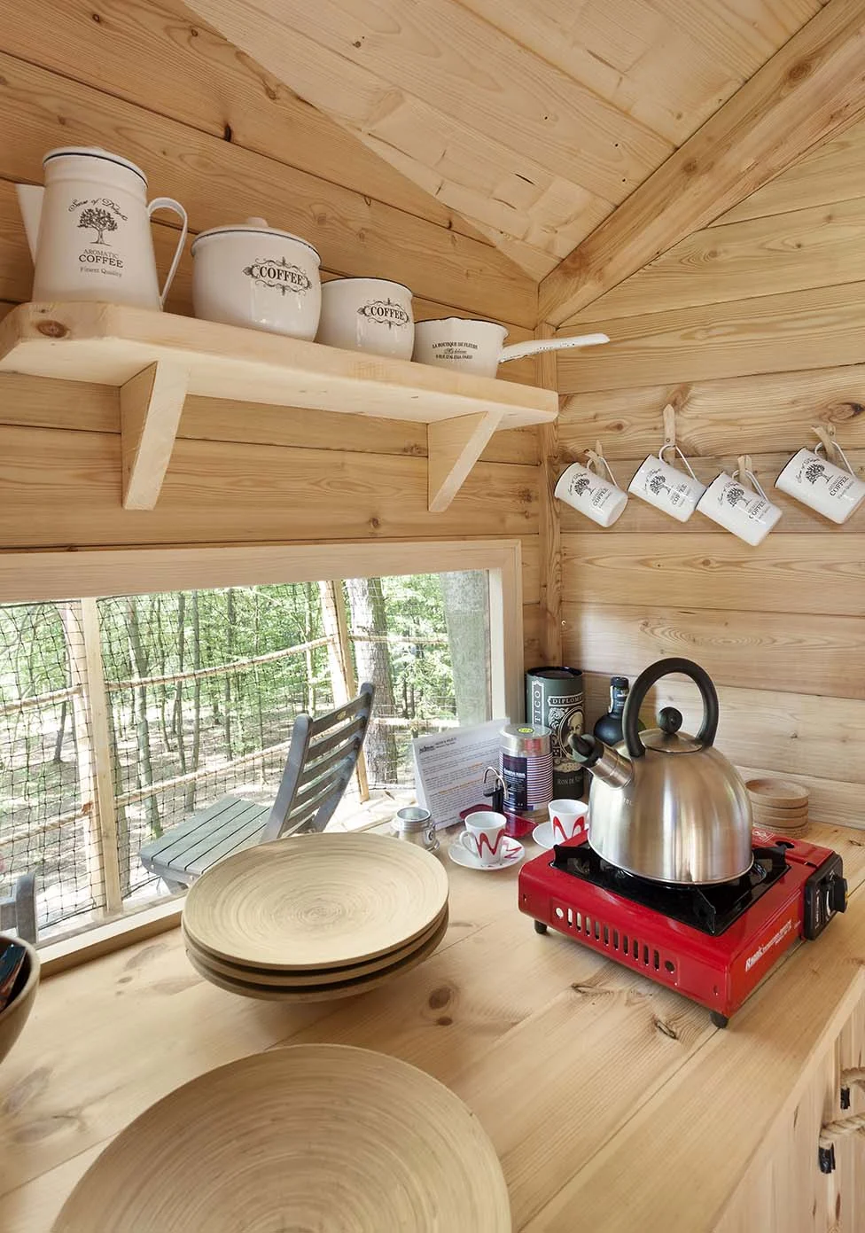Romantický treehouse na Sázavě: plný minibar, možnost snídaně a božský výhled