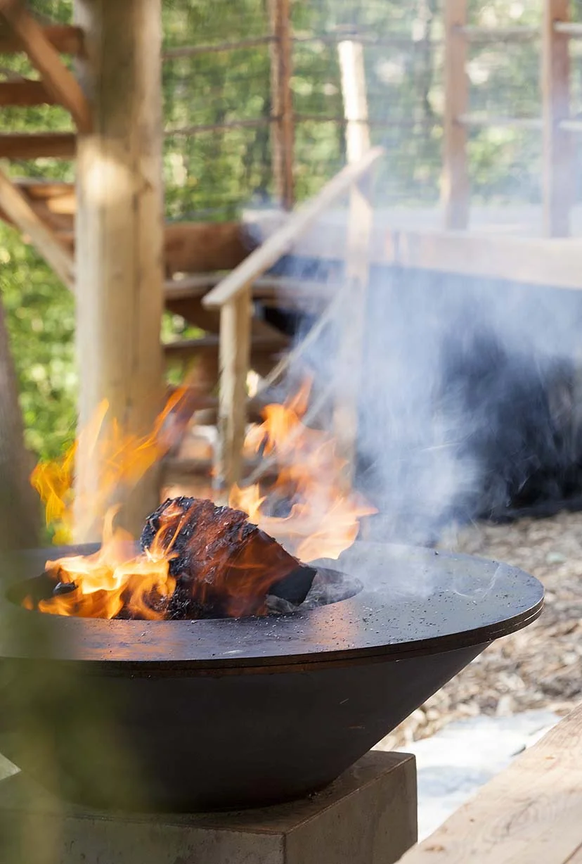 Relax v Posázaví: luxusní teepee se saunou, koupacím sudem i možností snídaně
