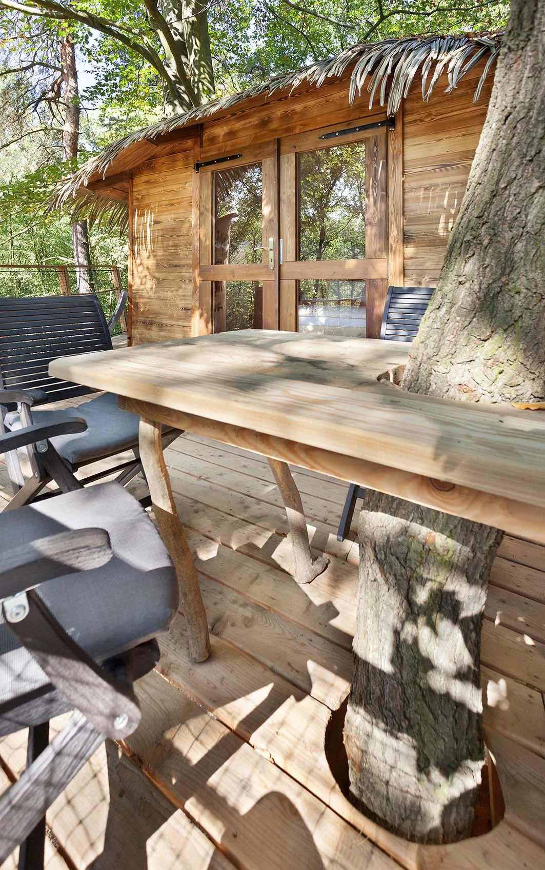 Romantický treehouse na Sázavě: plný minibar, možnost snídaně a božský výhled