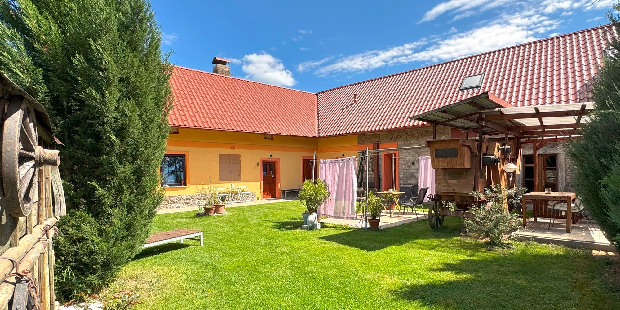 Útulné apartmány na břehu Slapské přehrady: možnost wellness, půjčení kánoe a projížďky člunem s kapitánem
